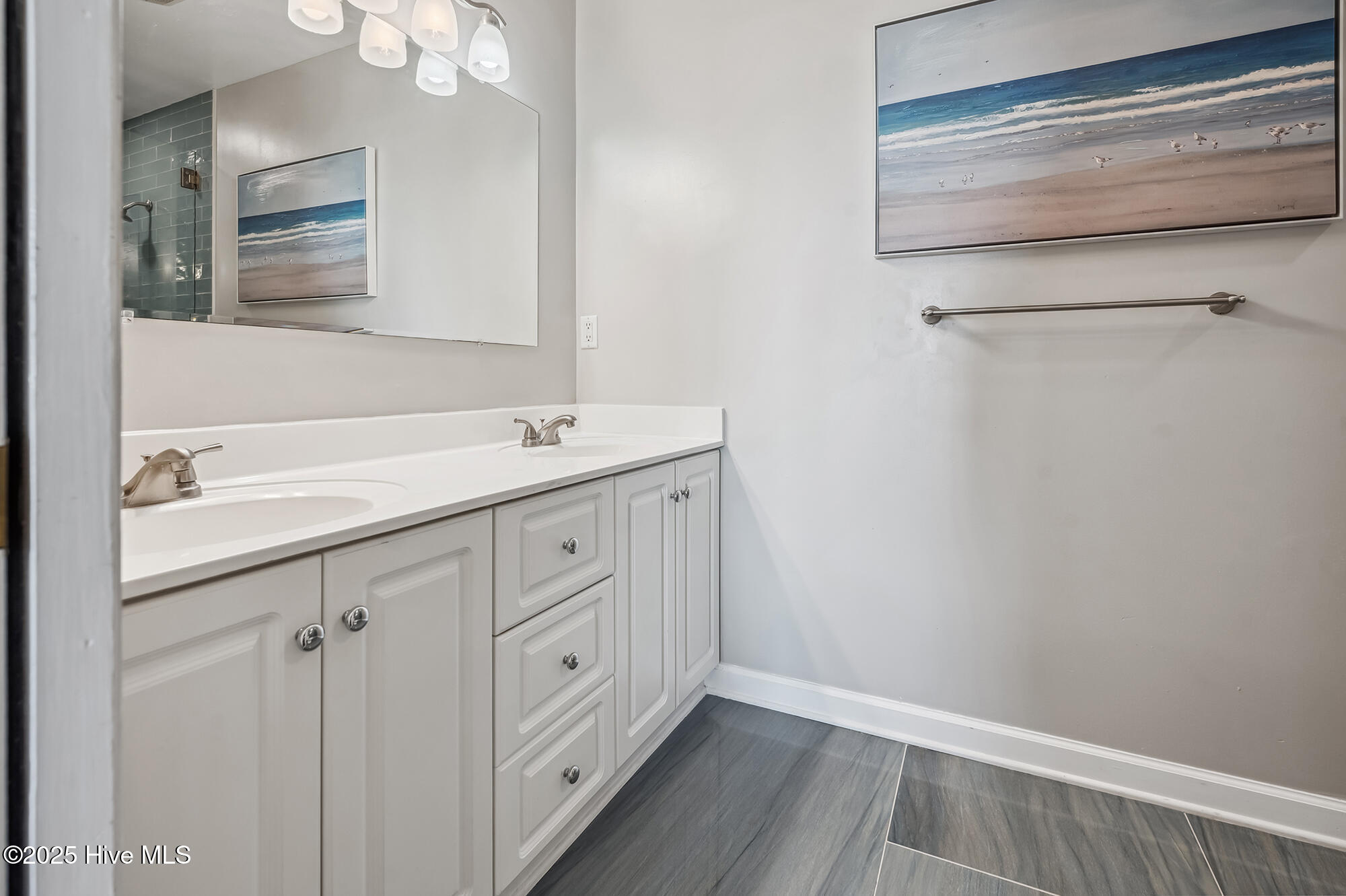 100538972 | Photo 50