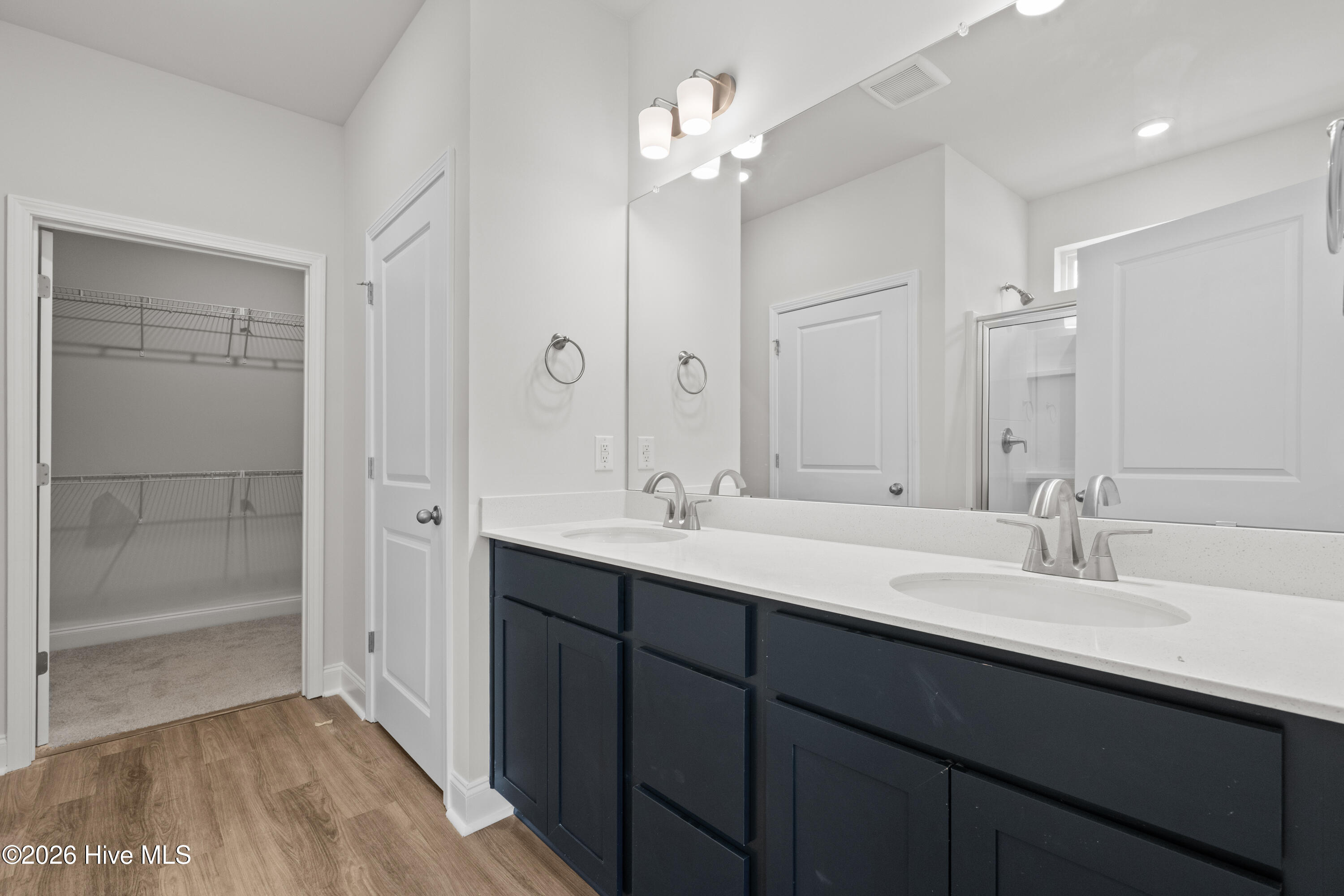 100554702 | Photo 25