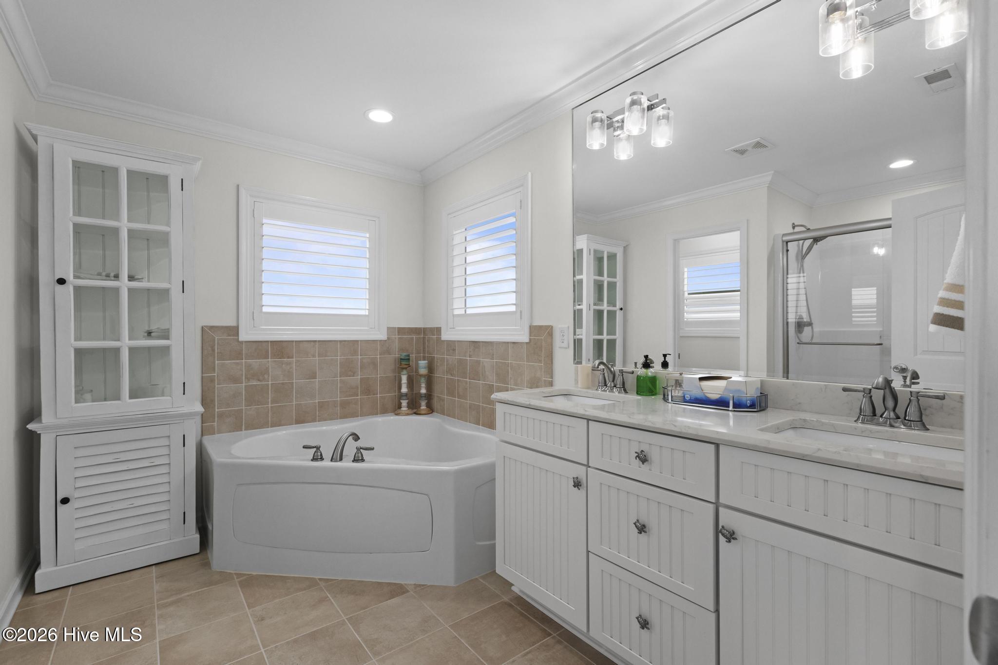 100553313 | Photo 24