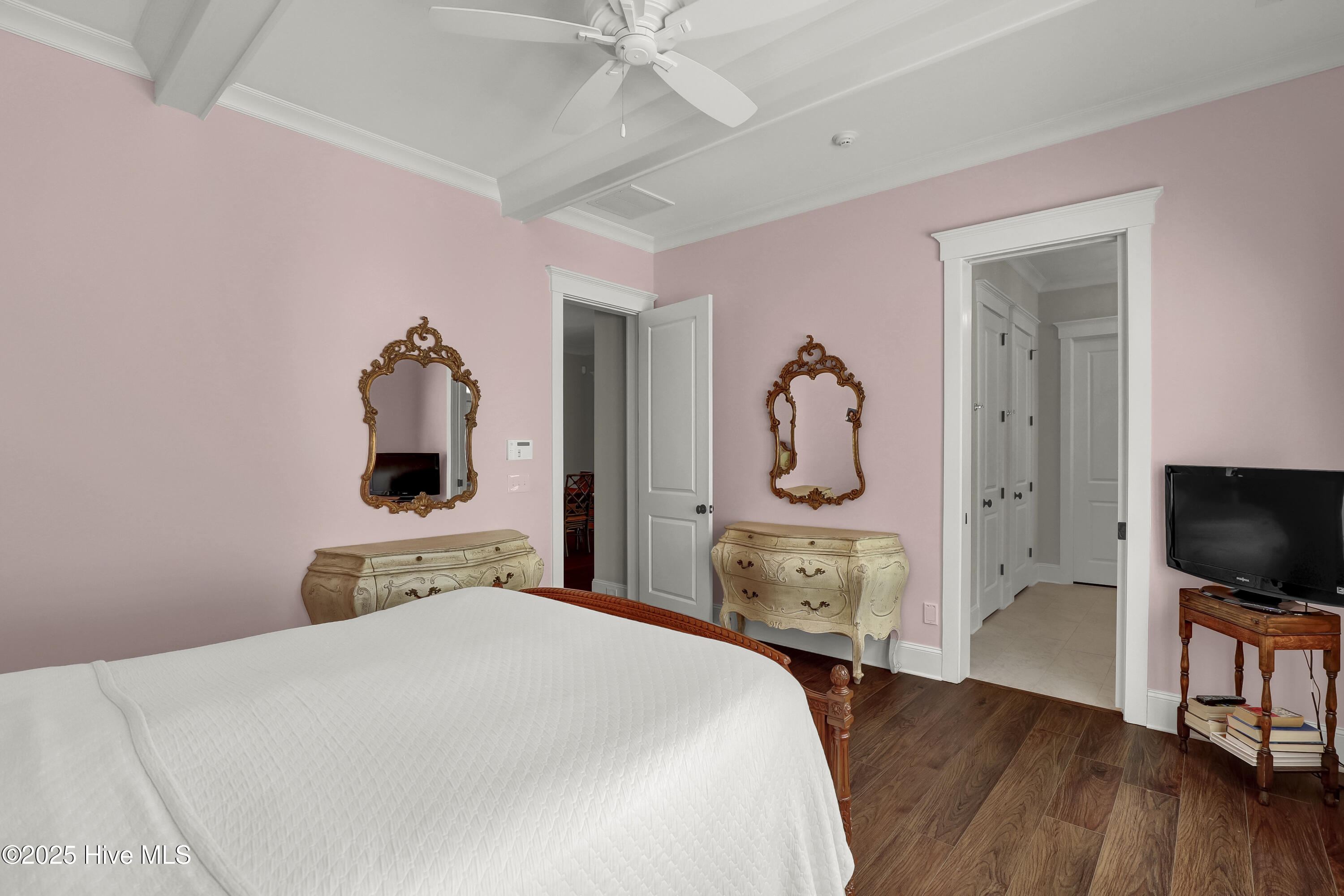 100523529 | Photo 34