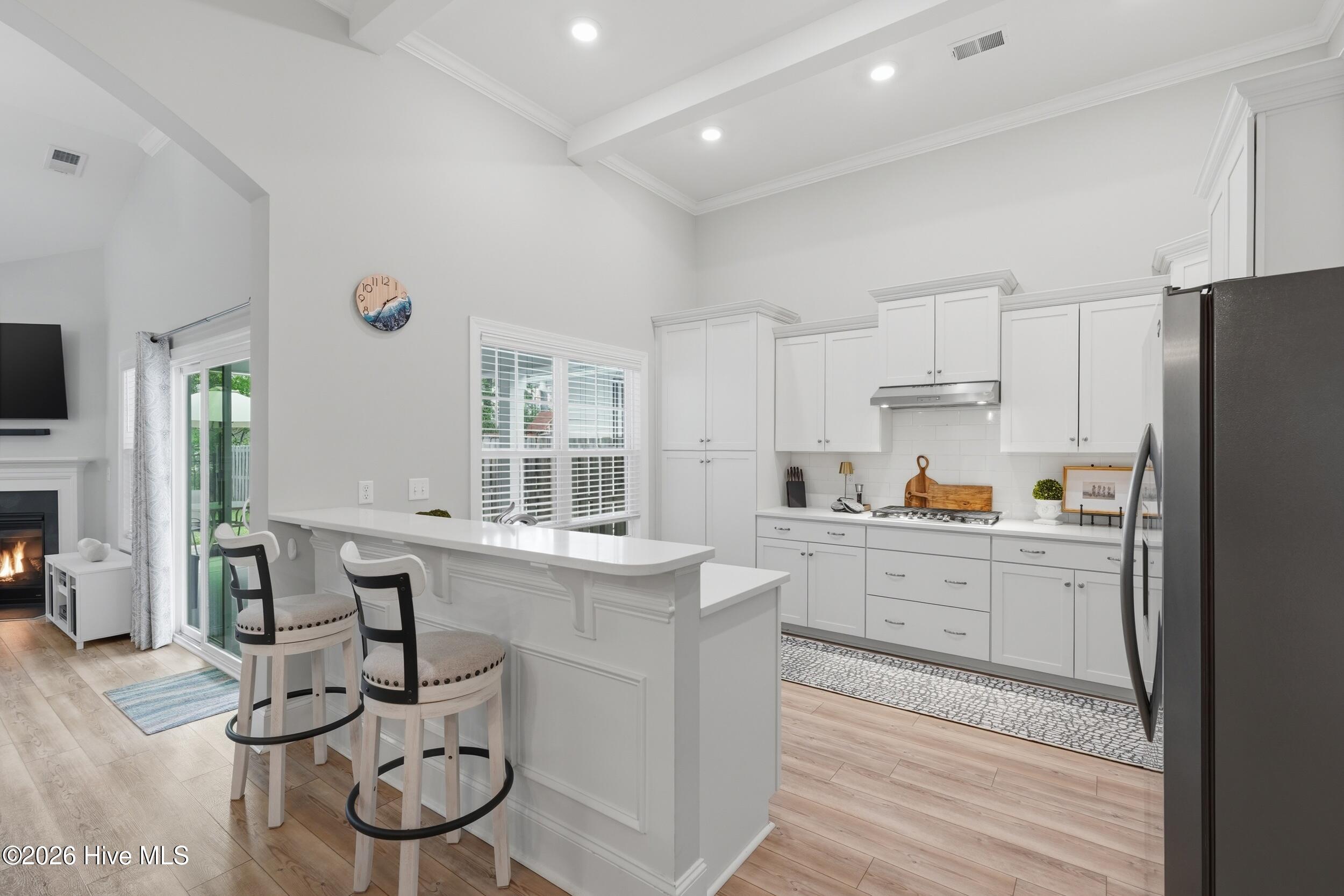 100565779 | Photo 13