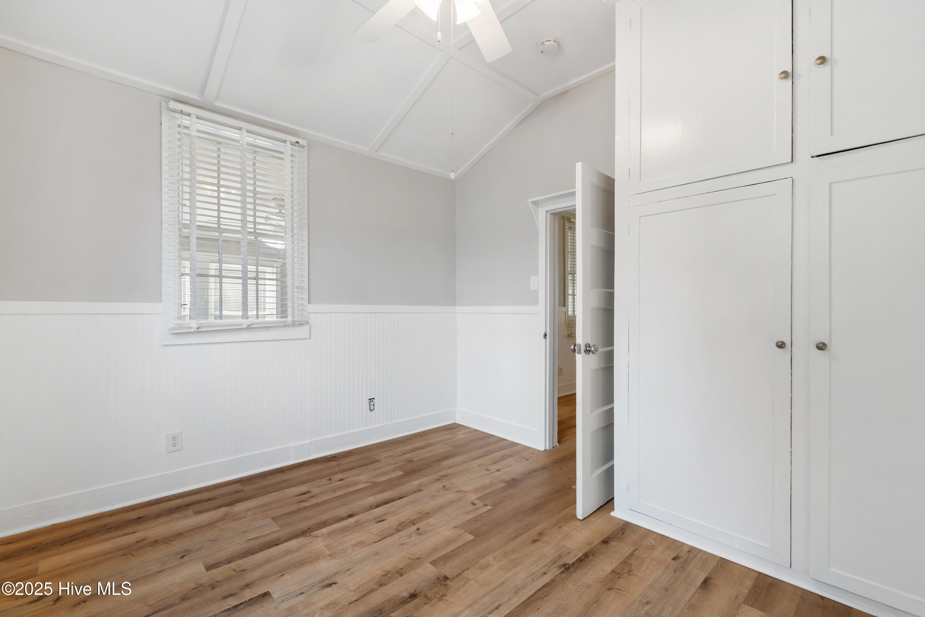 100551187 | Photo 18