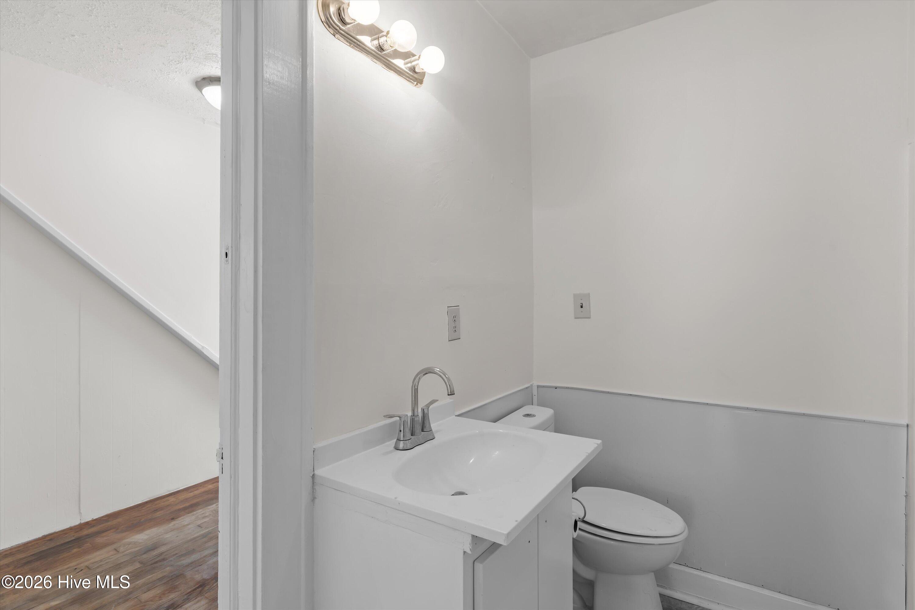 Full bath with access to bedroom 2 and hallway