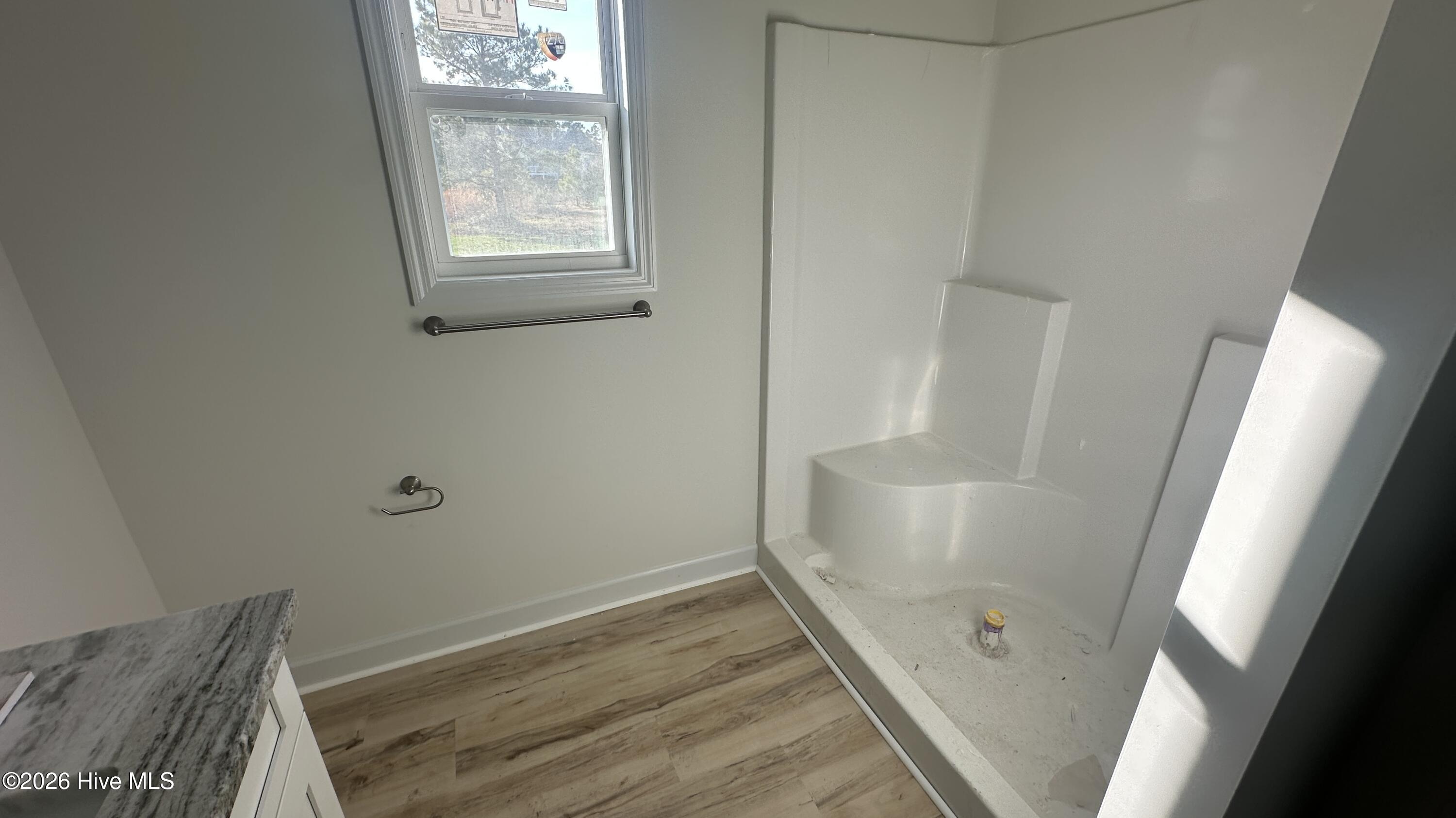 100558680 | Photo 25