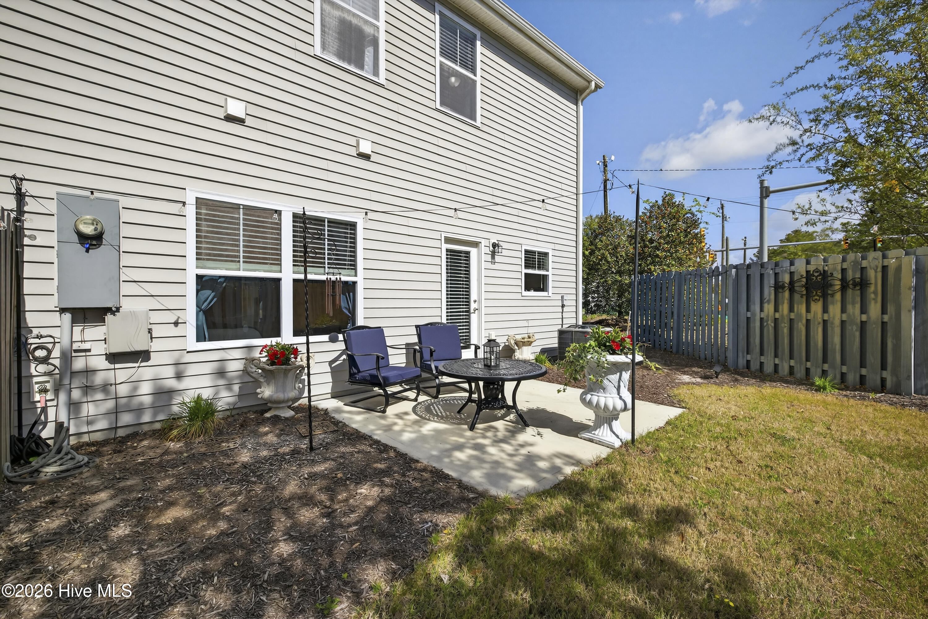 100569203 | Photo 26