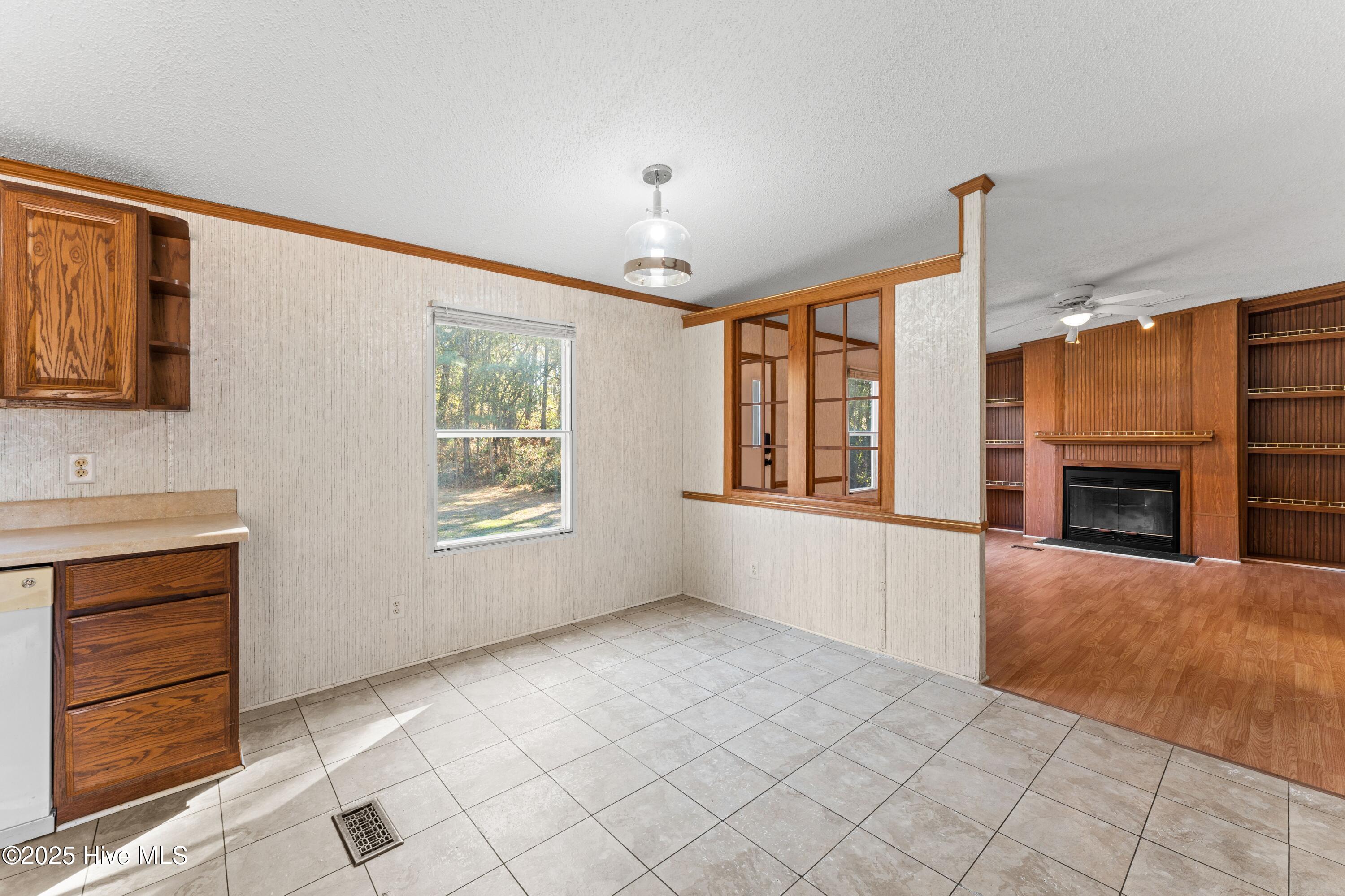 100547380 | Photo 18