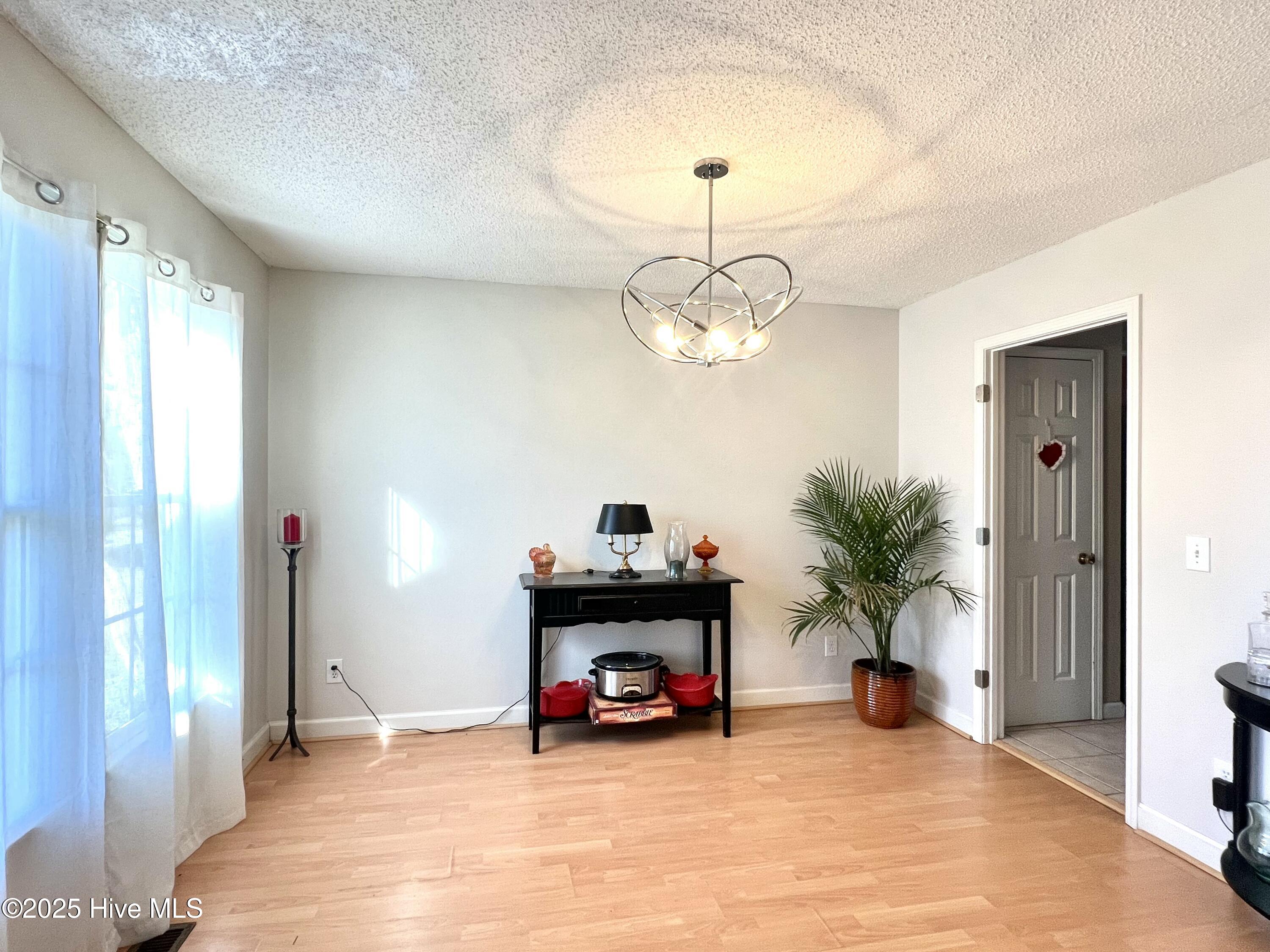 100531904 | Photo 16