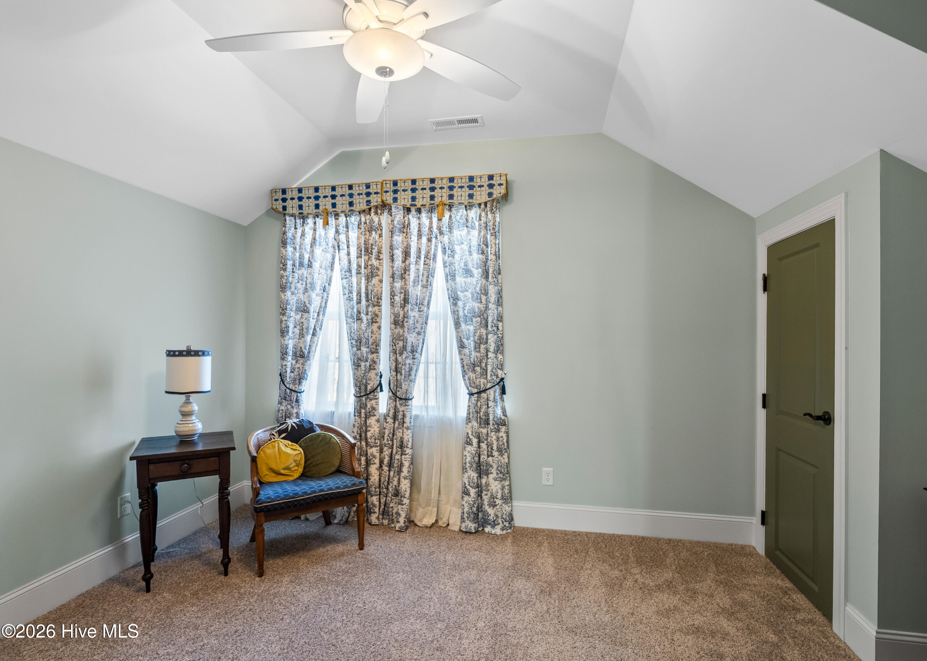 100550882 | Photo 49