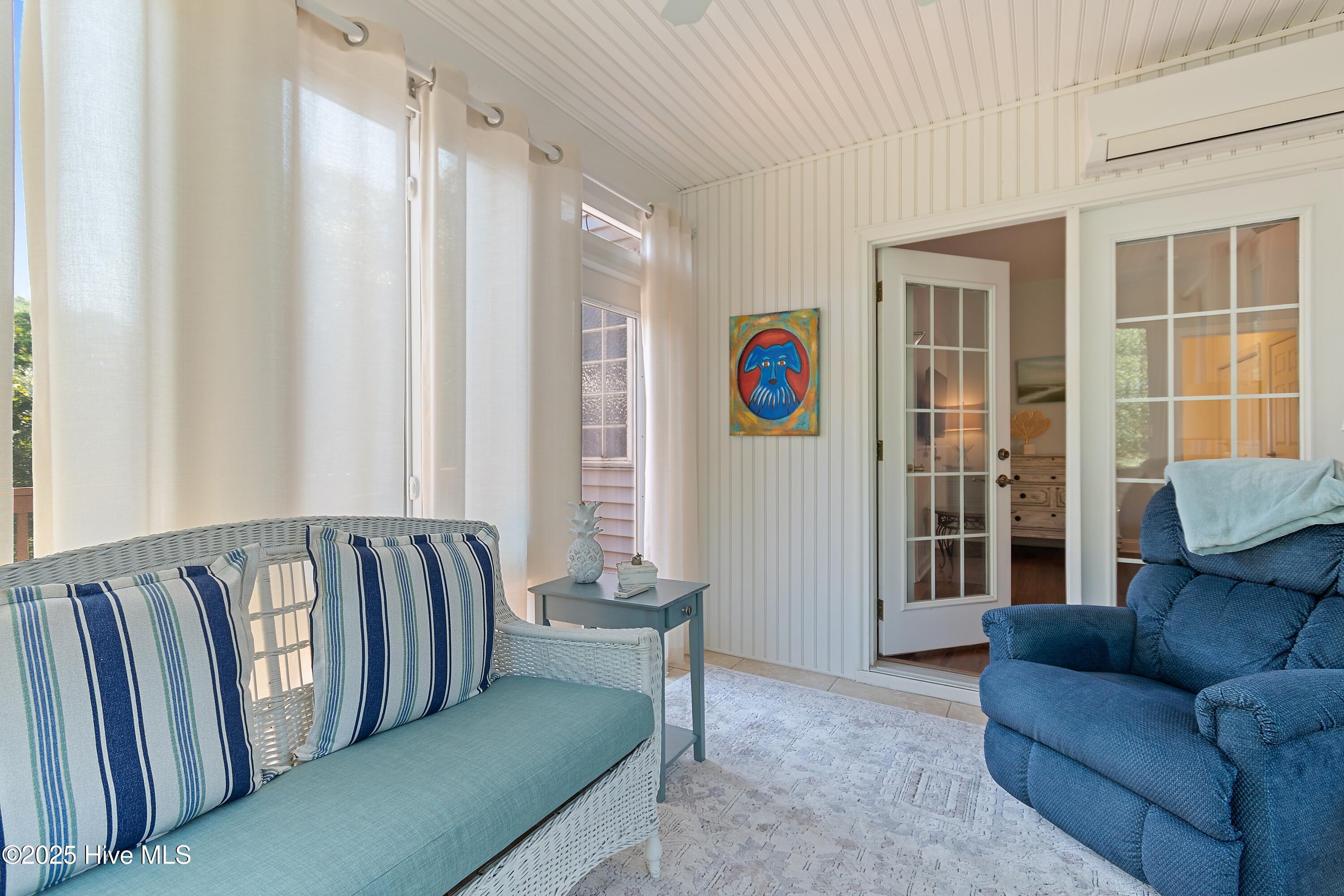 100533940 | Photo 37