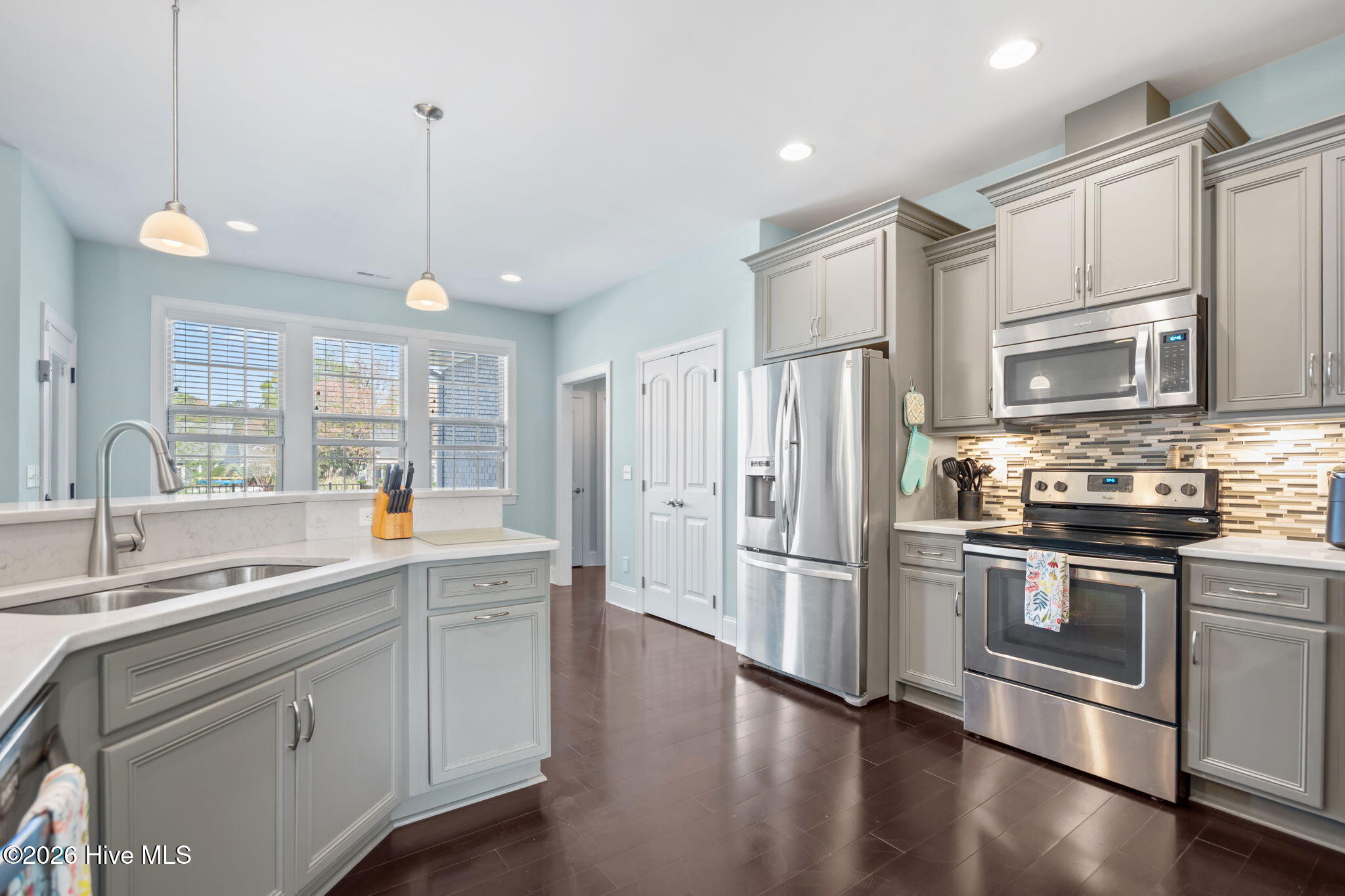 100563487 | Photo 15