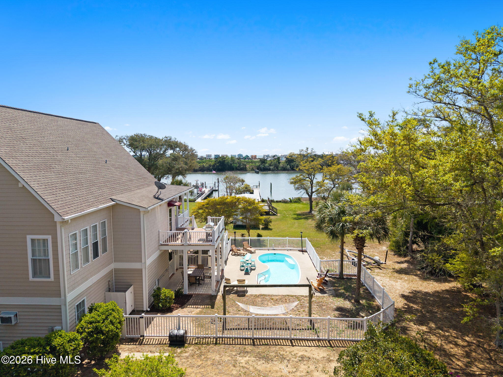 100566344 | Photo 17