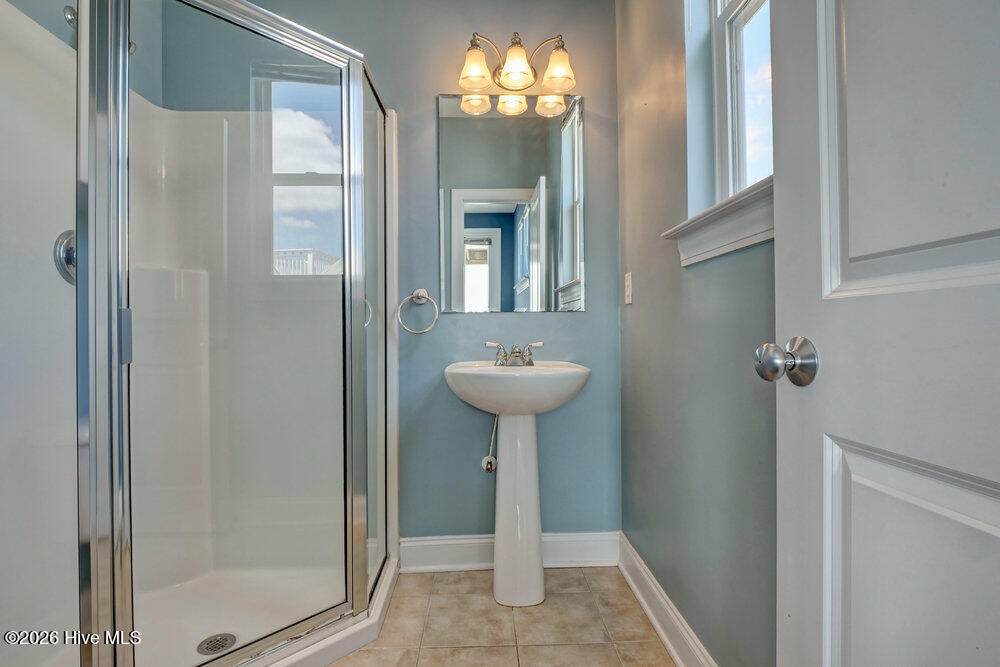 100550510 | Photo 25