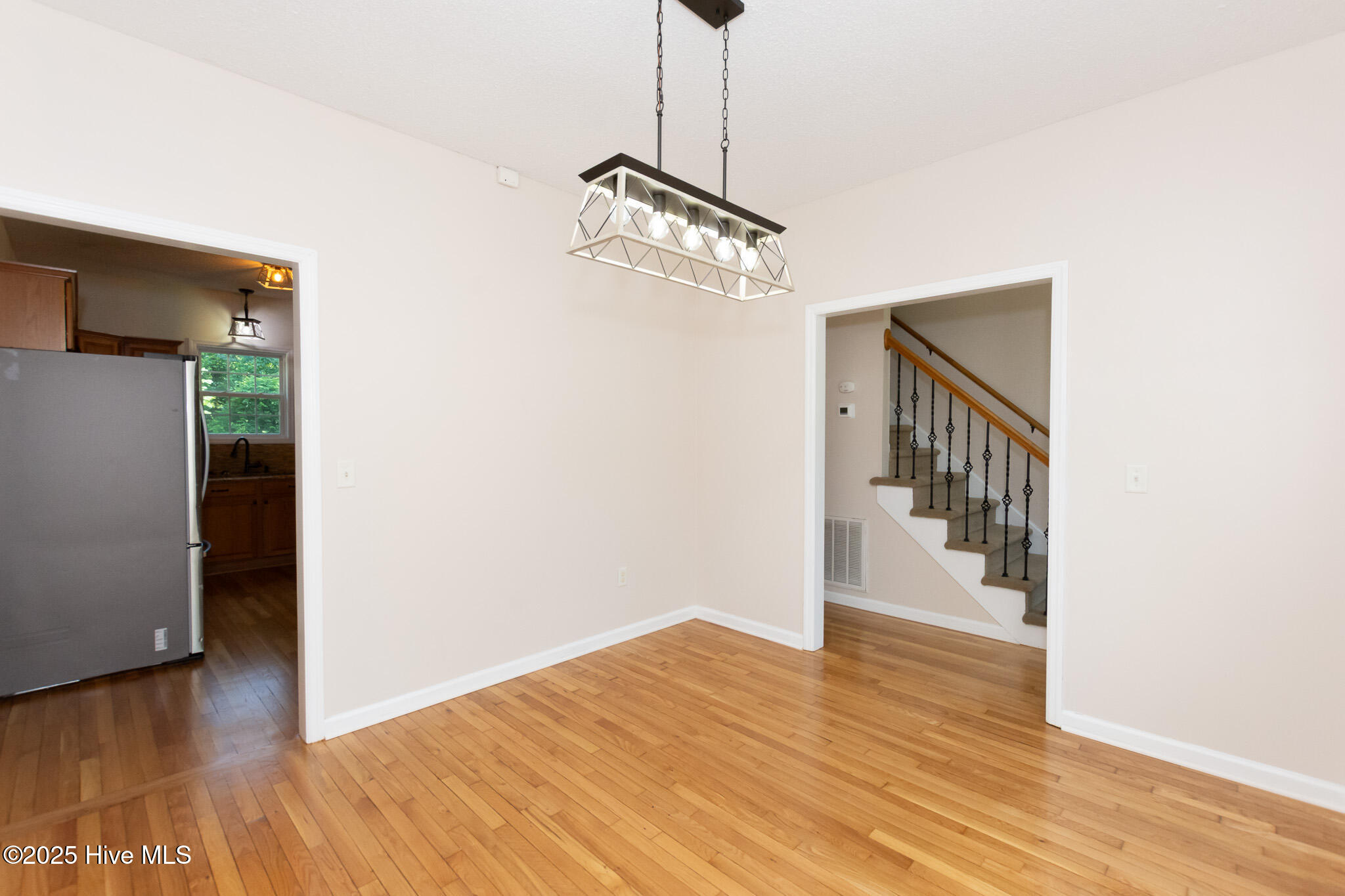 100554866 | Photo 14