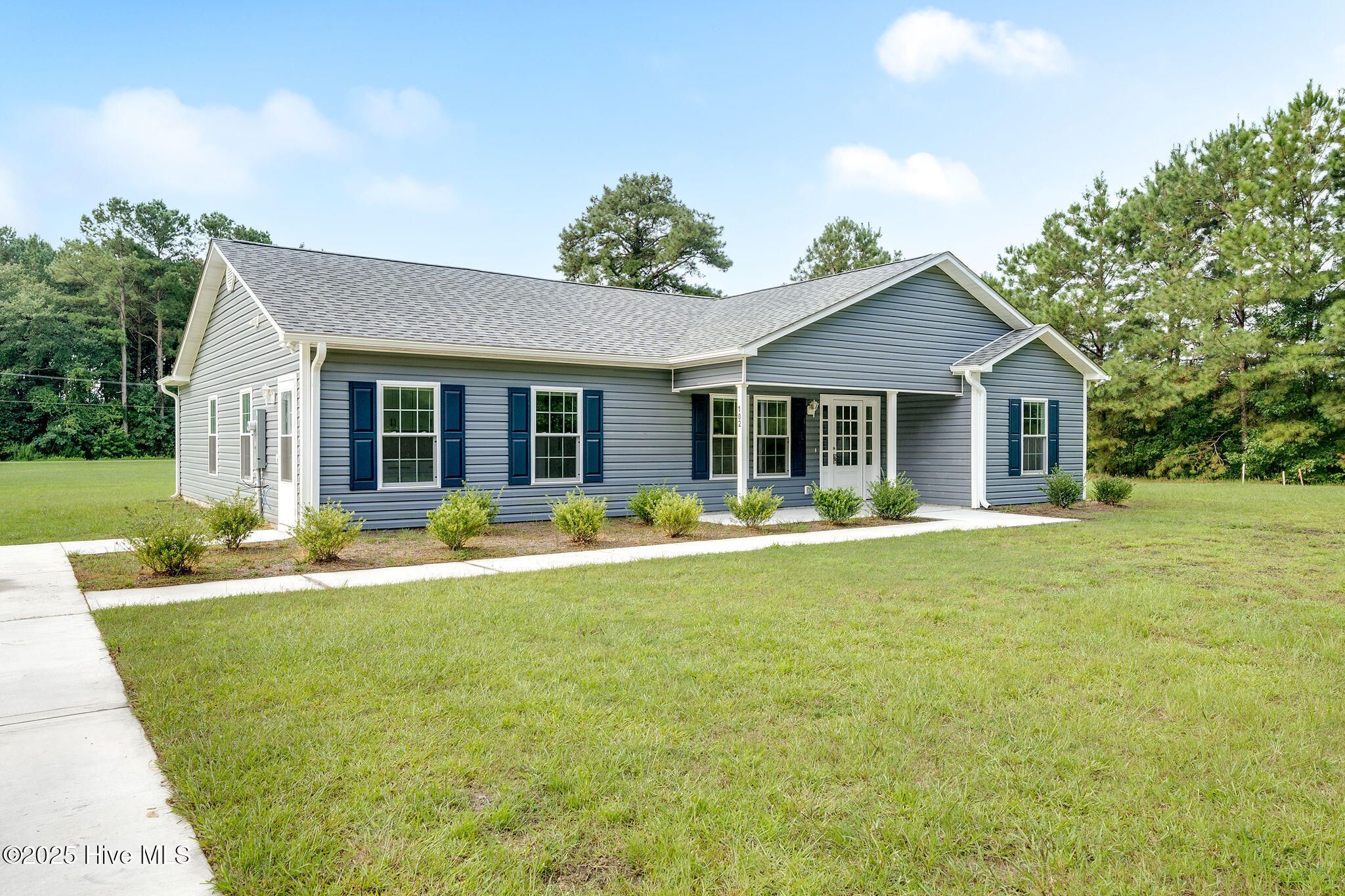 102 Kyle Herring Drive, Teachey, NC 28464 – photo 2: 102kyleherring26