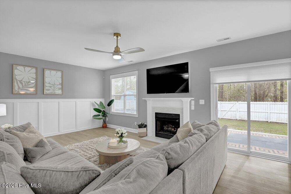 100565663 | Photo 15