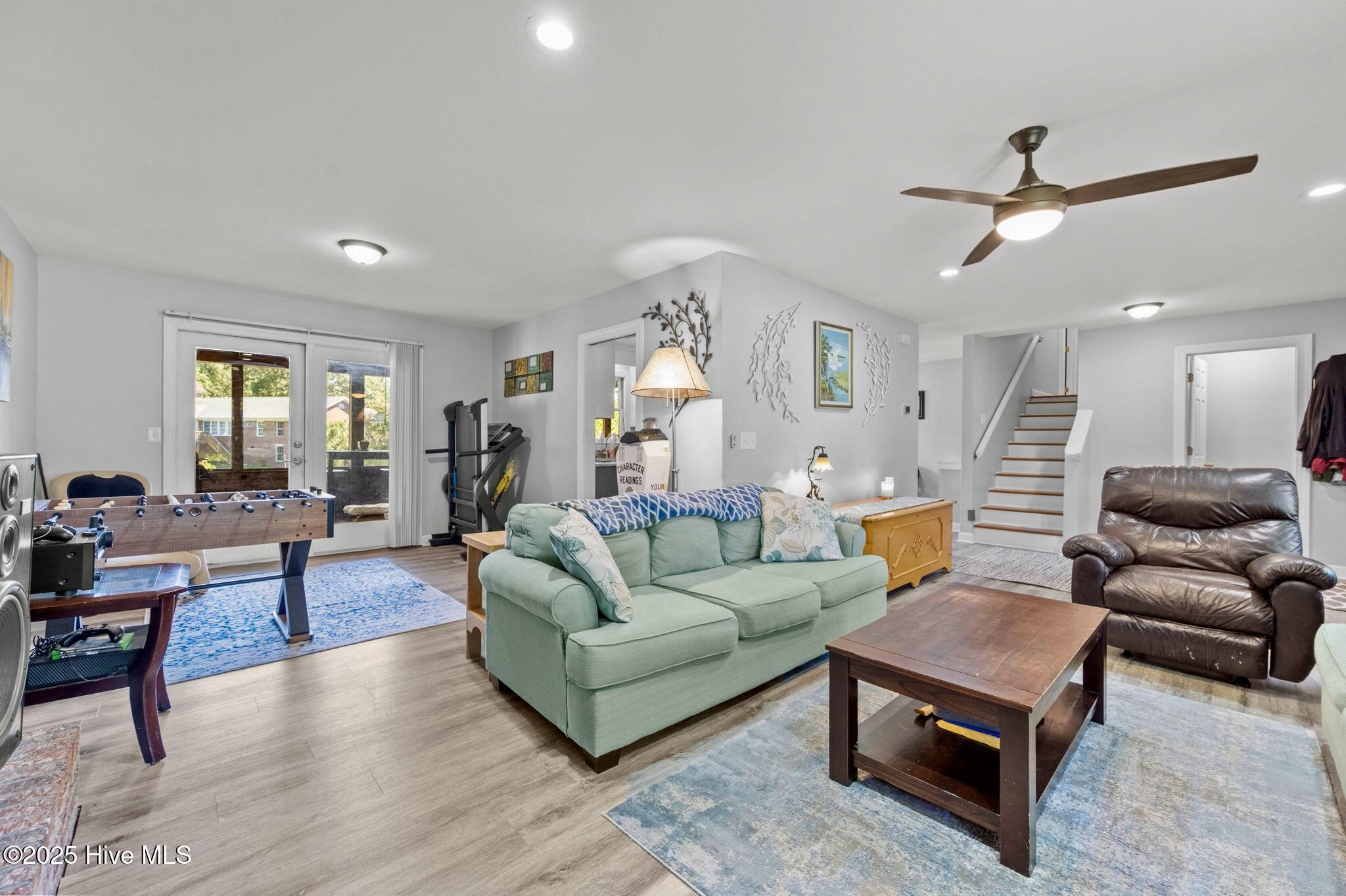 100532839 | Photo 14