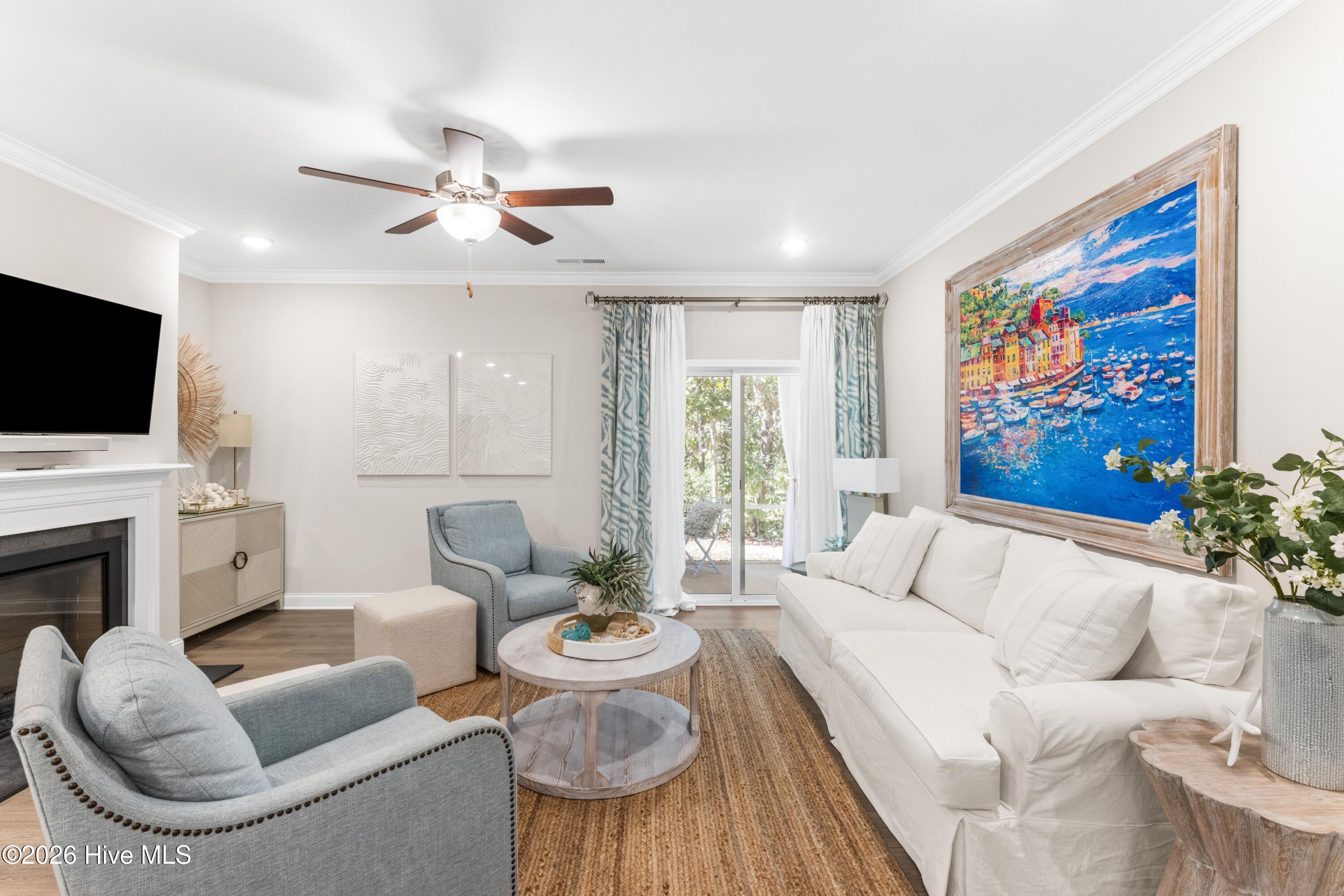 100561079 | Photo 17