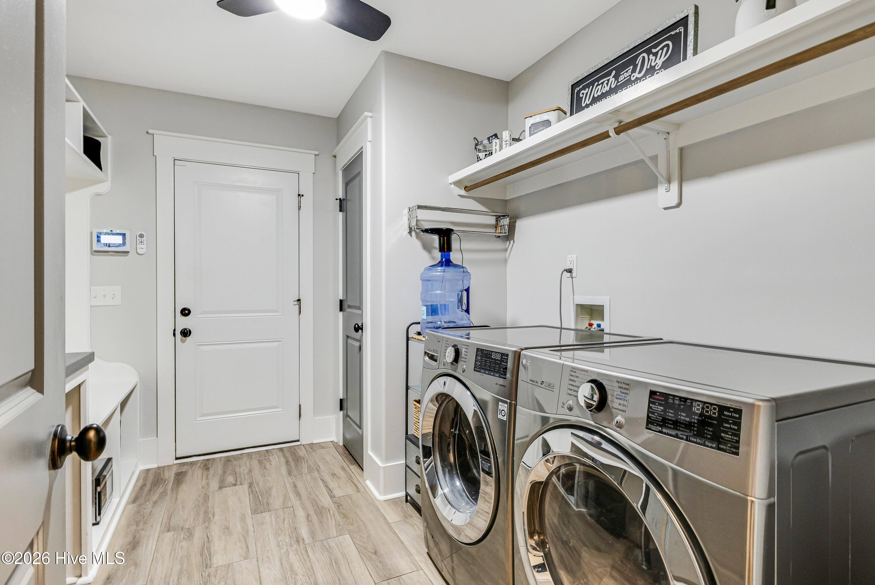 100551306 | Photo 43