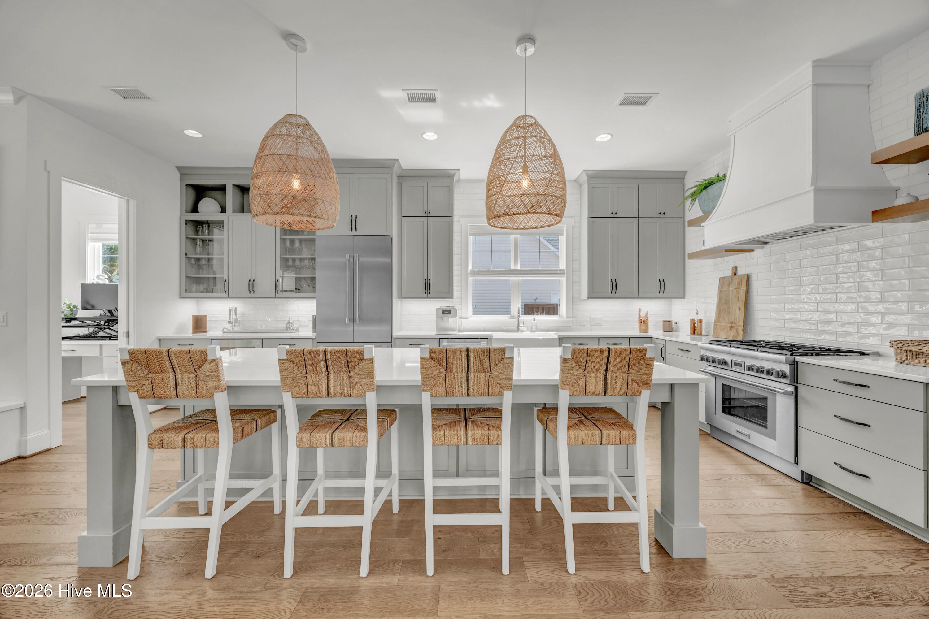 100566048 | Photo 21