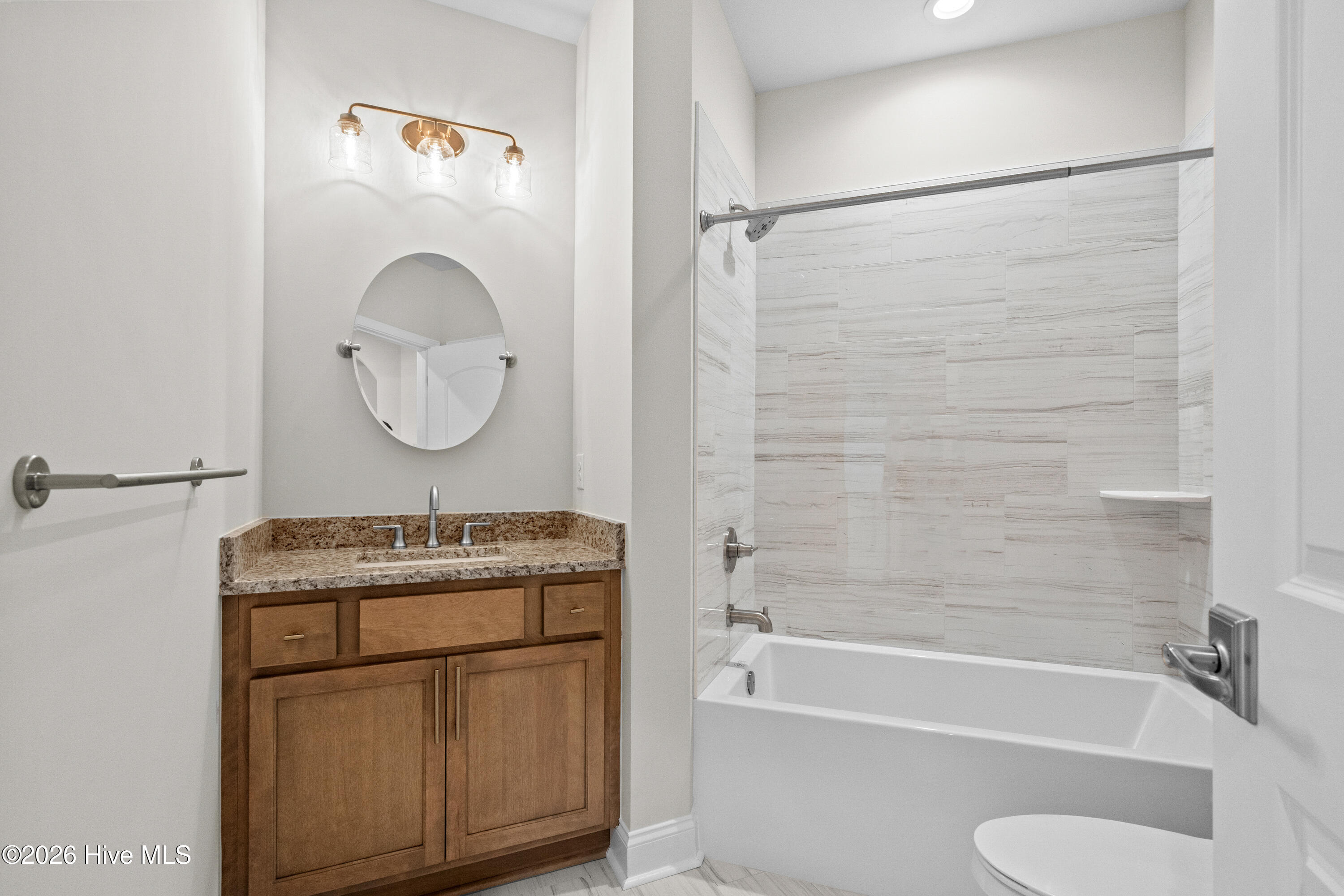 100563444 | Photo 39