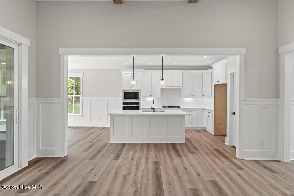 100535859 | Photo 13