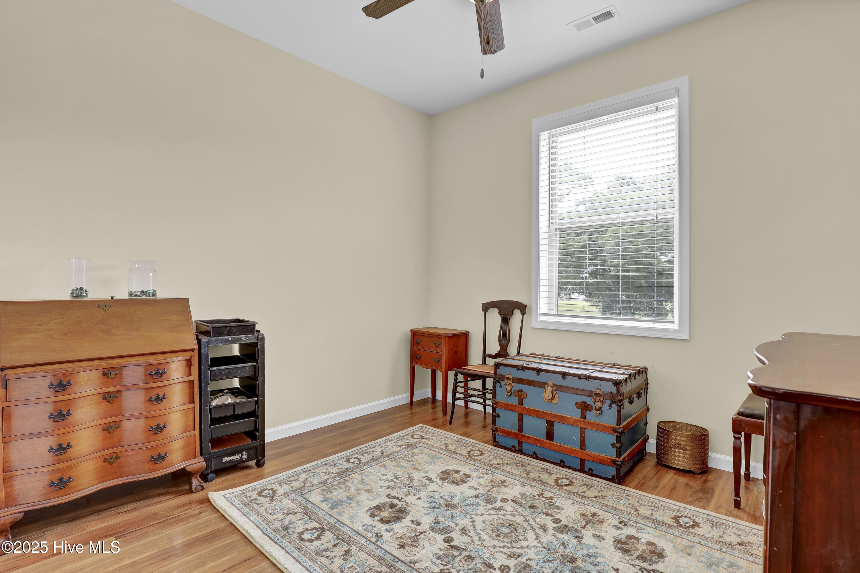 100511800 | Photo 30