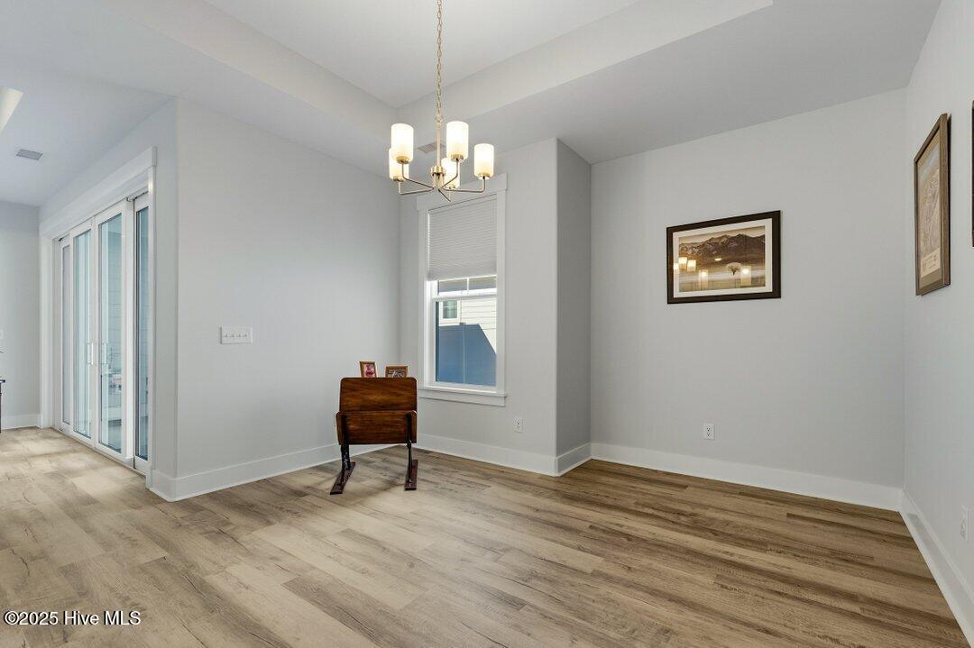 100543615 | Photo 13