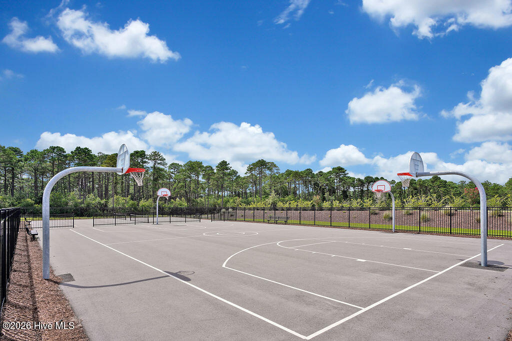 100561587 | Photo 56