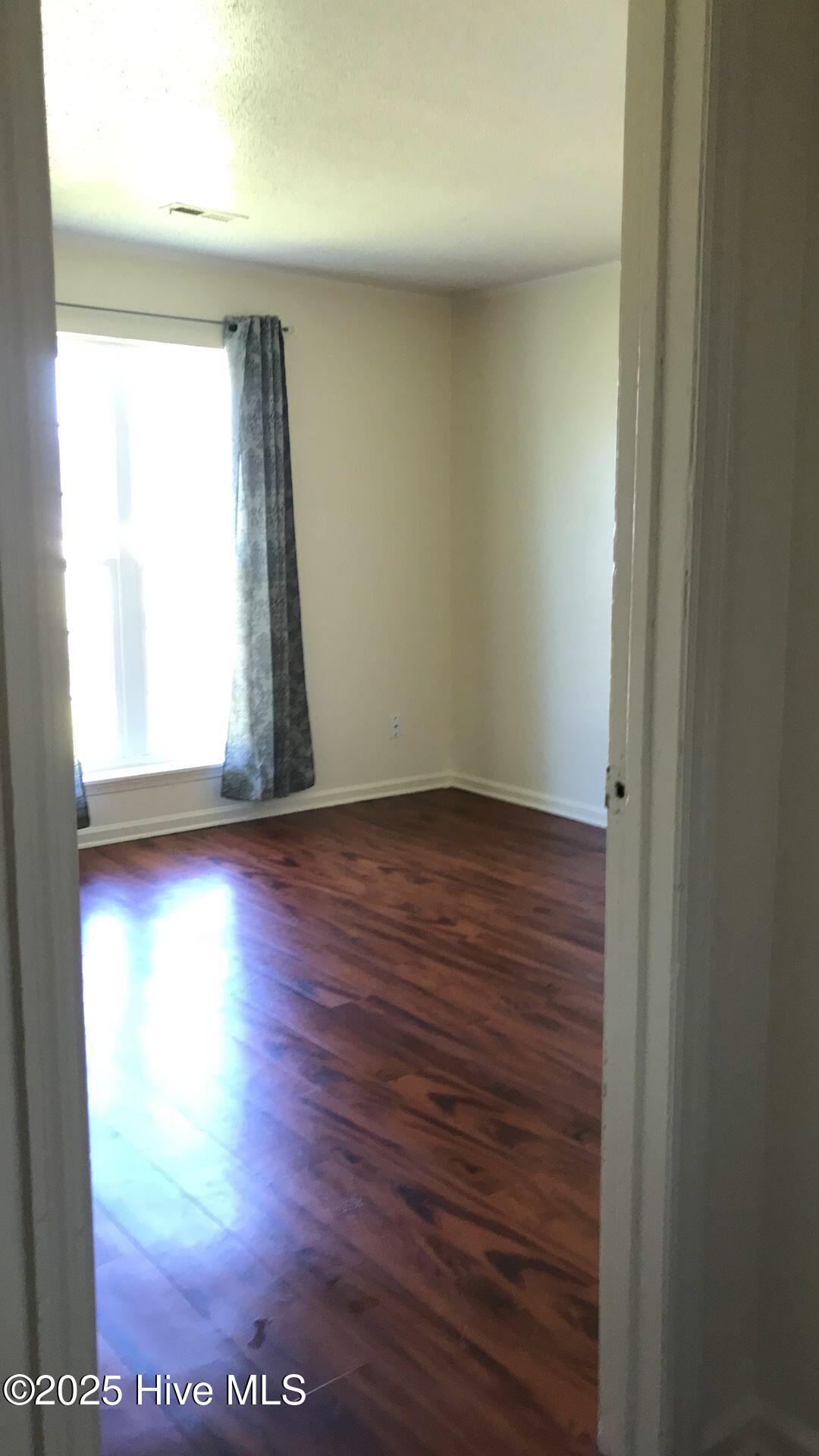 100527412 | Photo 14