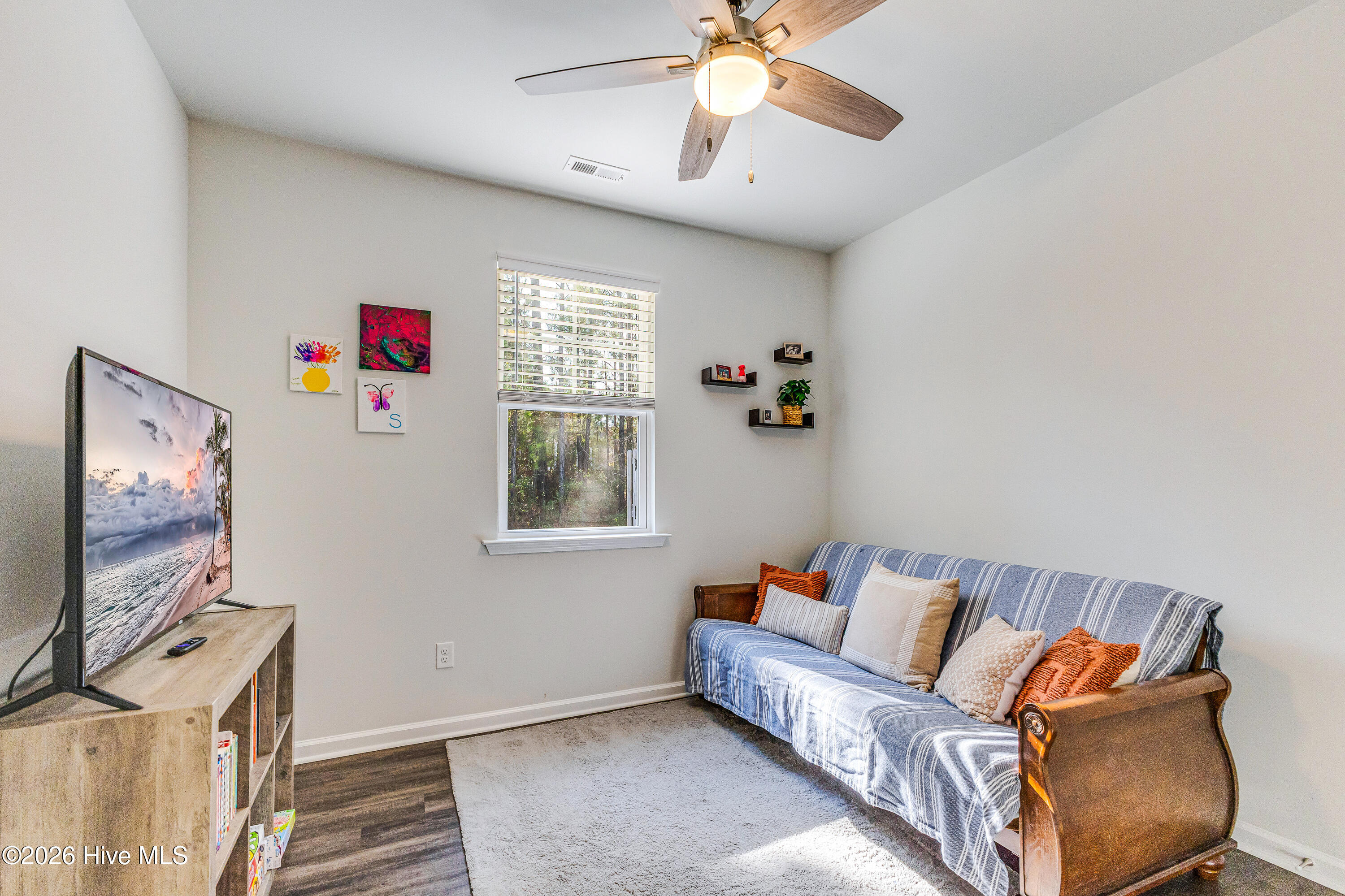 100549305 | Photo 26