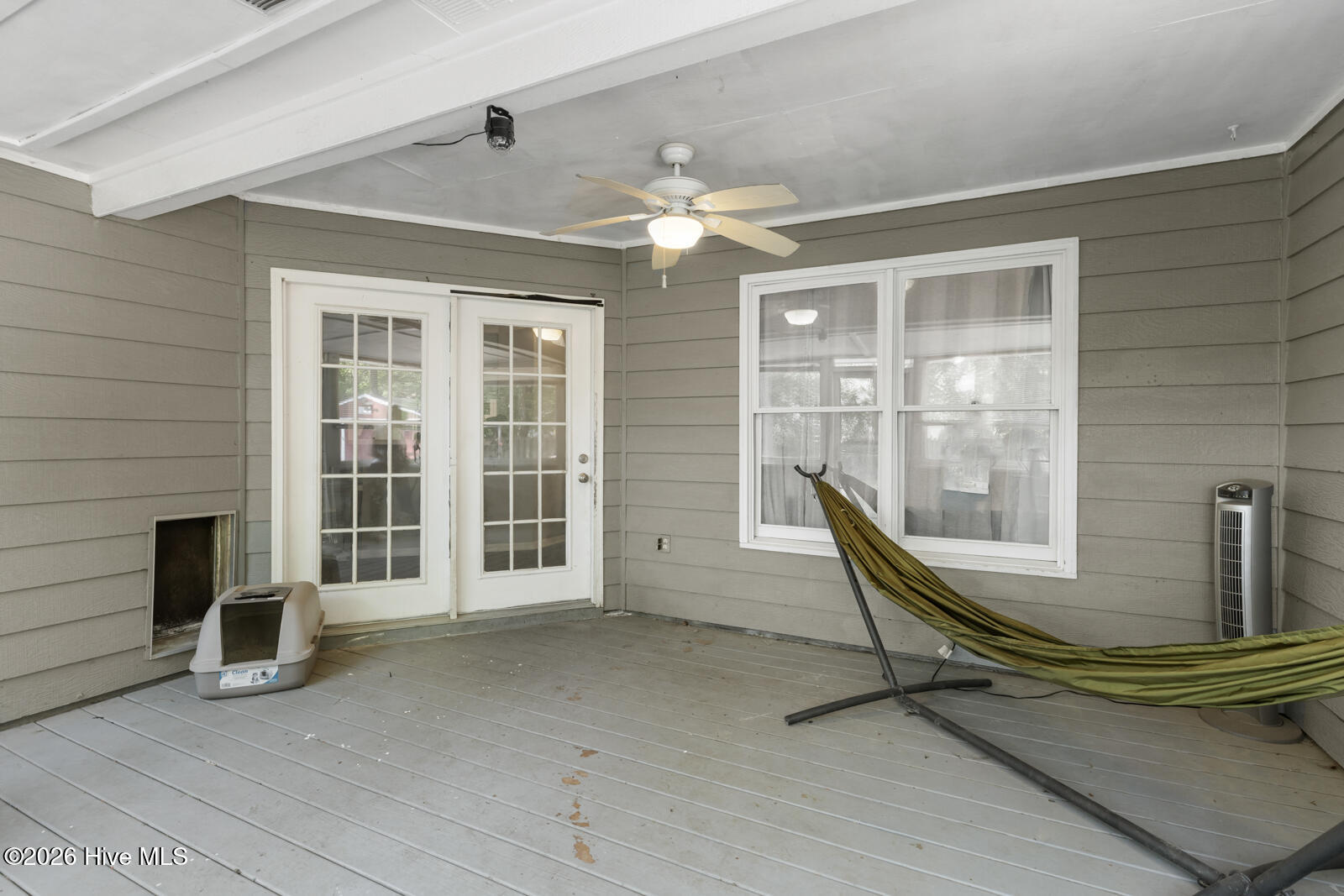 100570070 | Photo 26