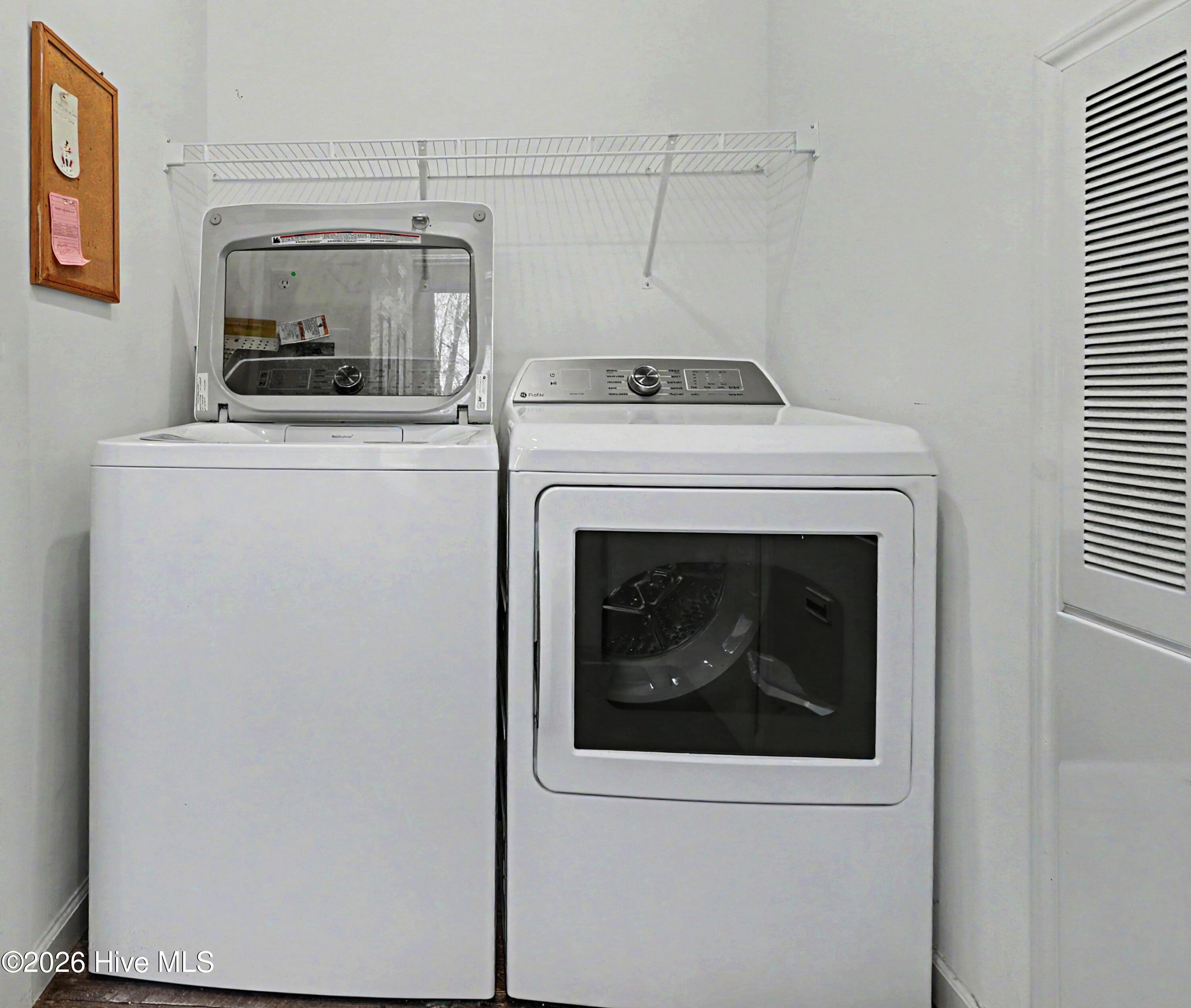 100559867 | Photo 30