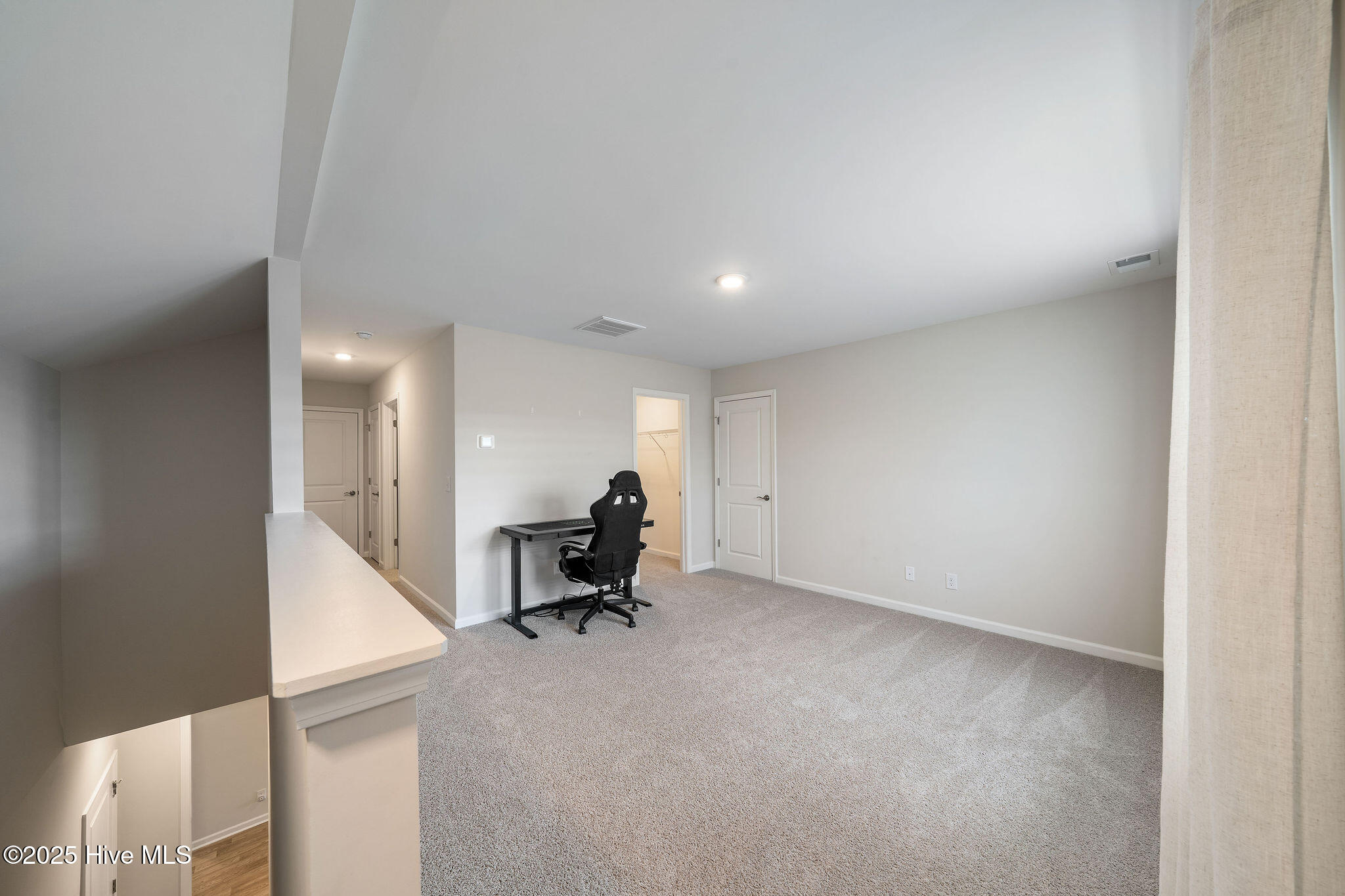 100542569 | Photo 37