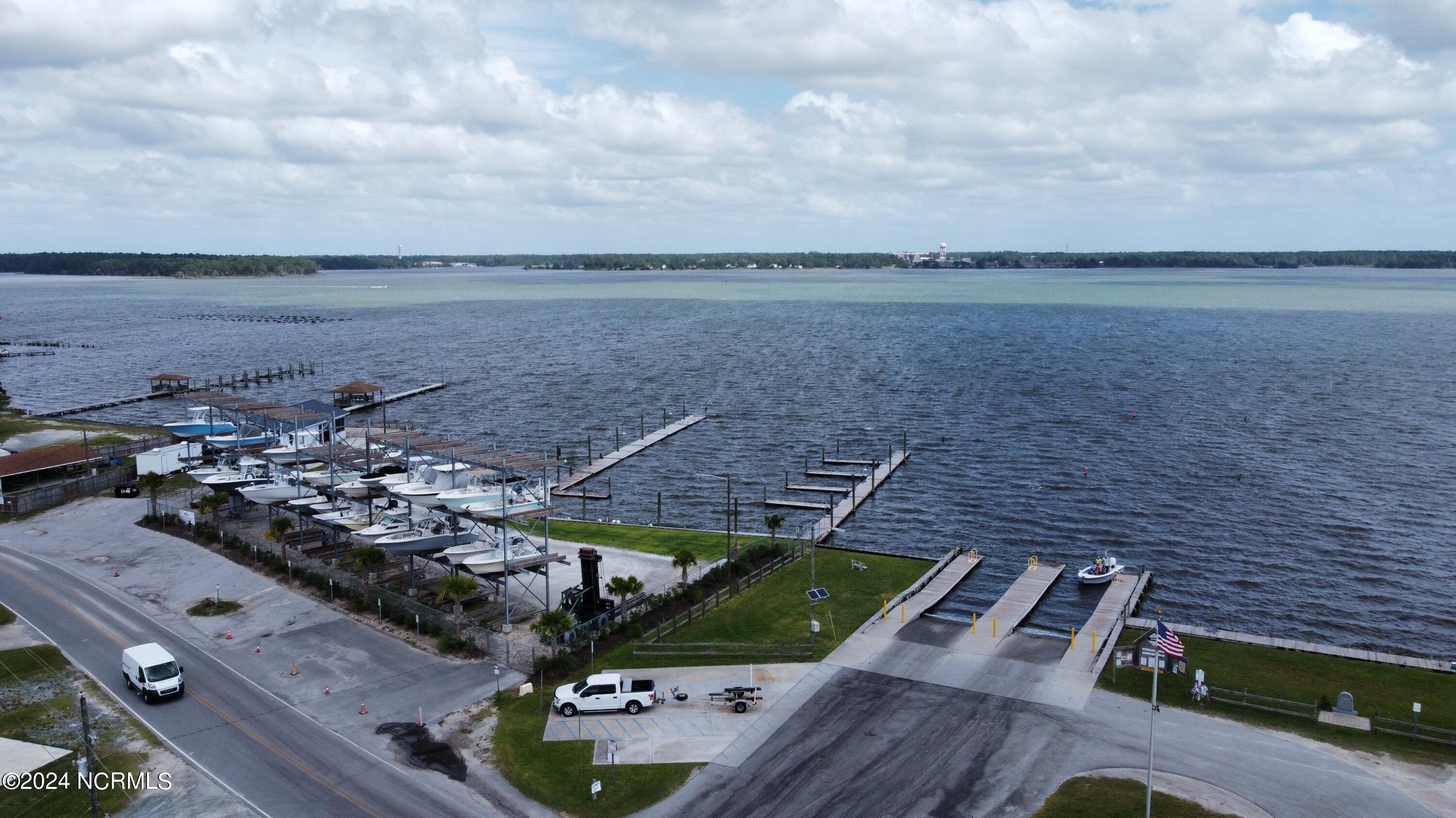 100469557 | Photo 34