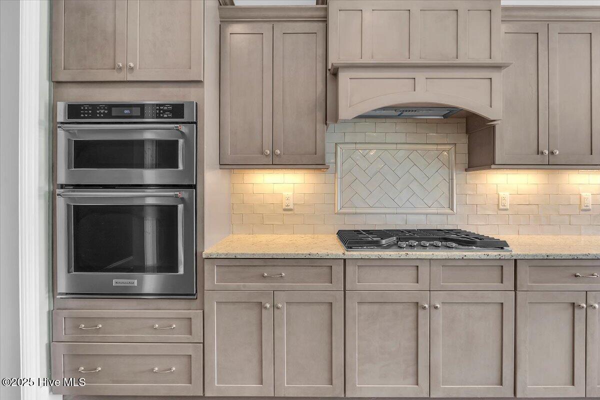 100540967 | Photo 19