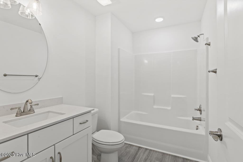 100553822 | Photo 36