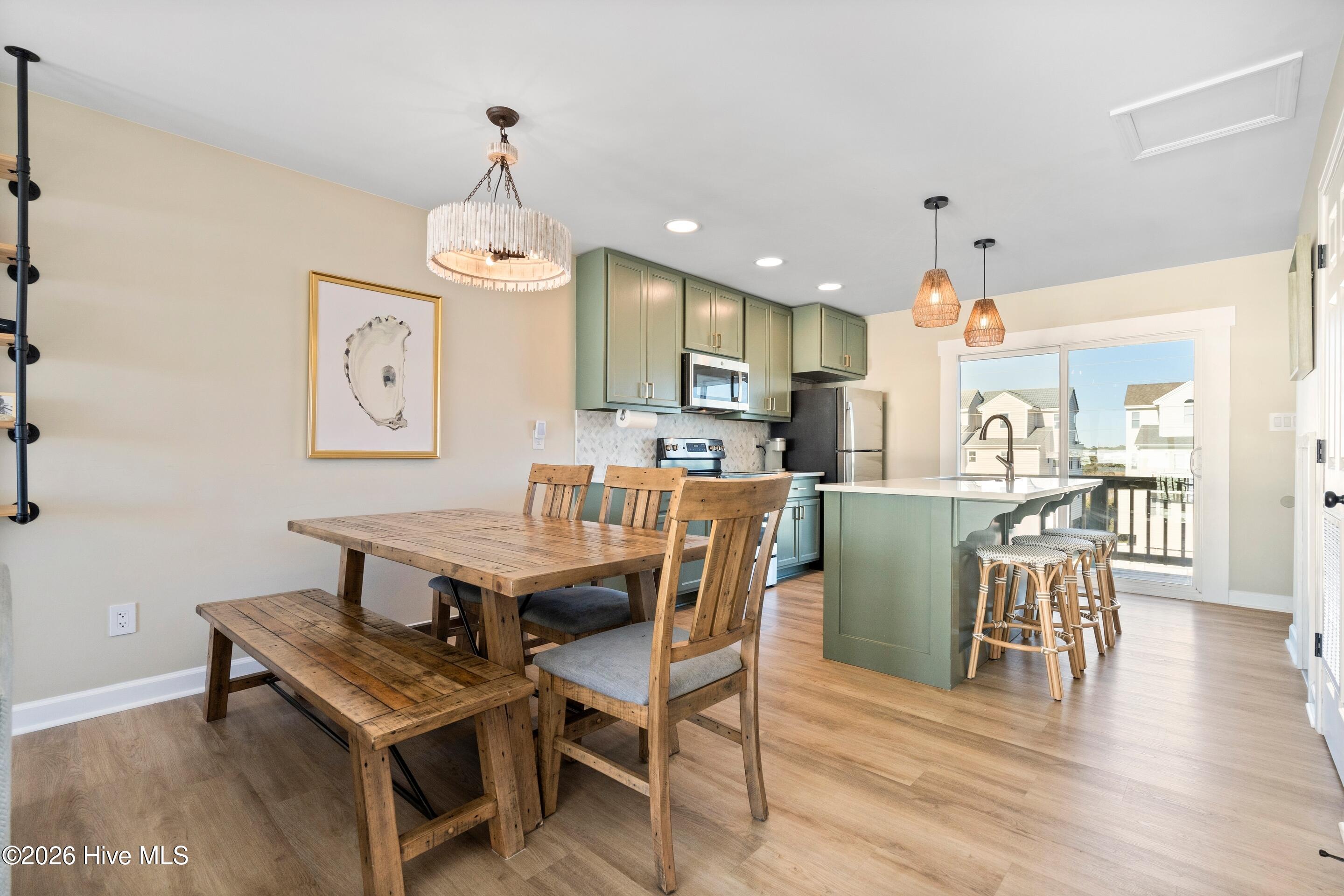 100547634 | Photo 11