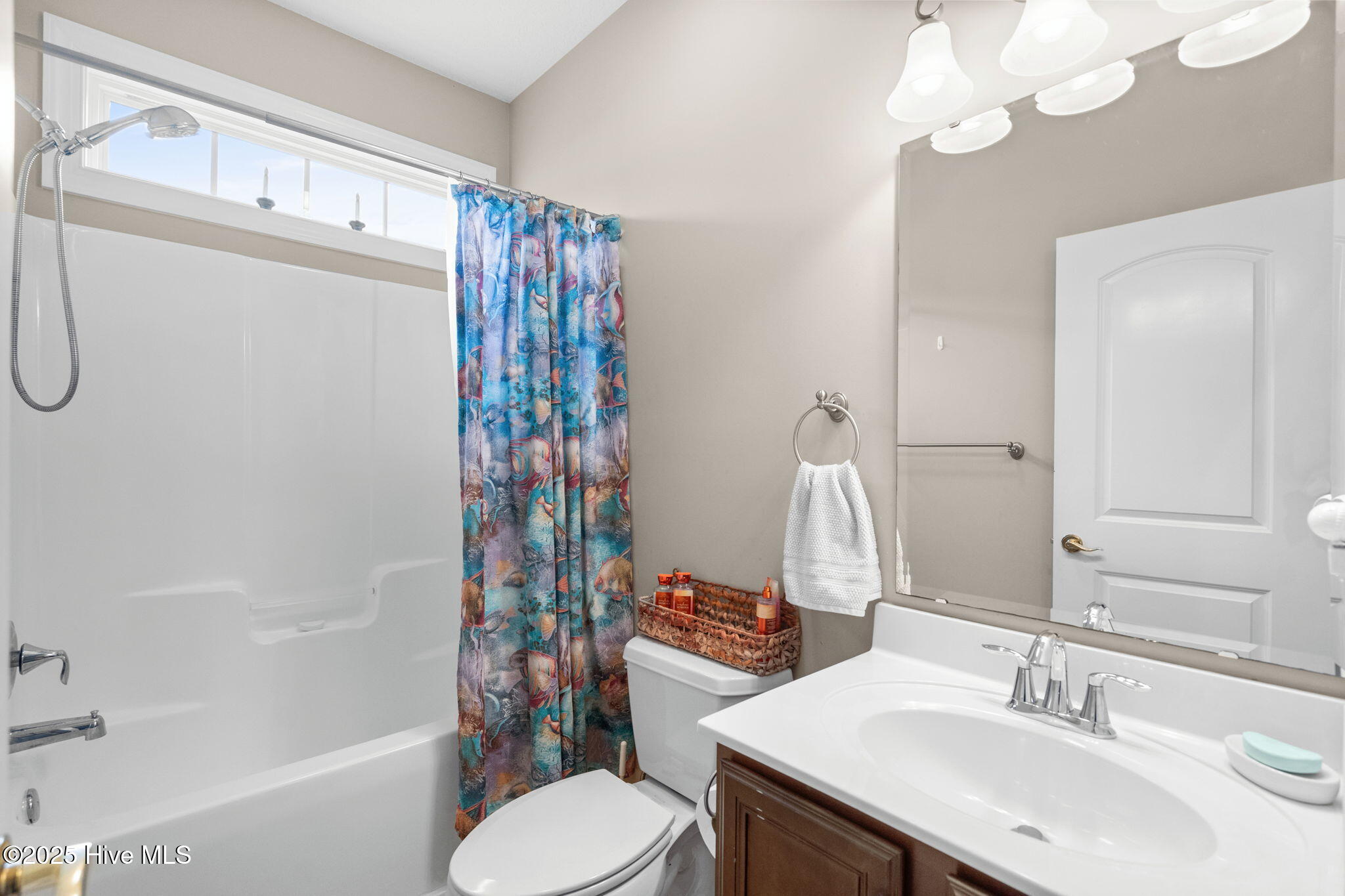 100538854 | Photo 35