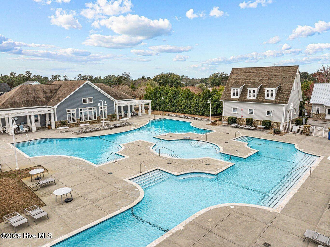 100564274 | Photo 43