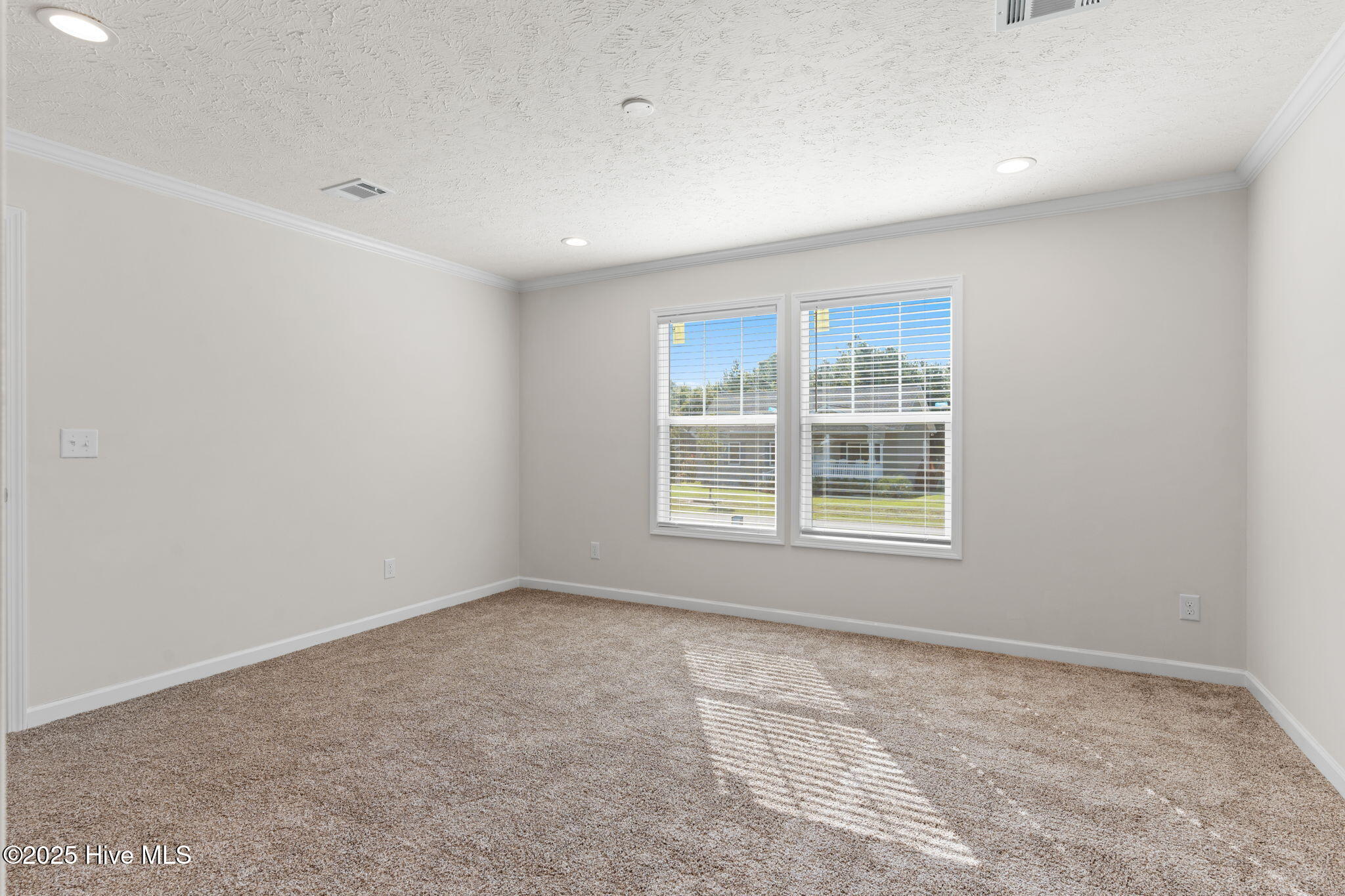 100558290 | Photo 20