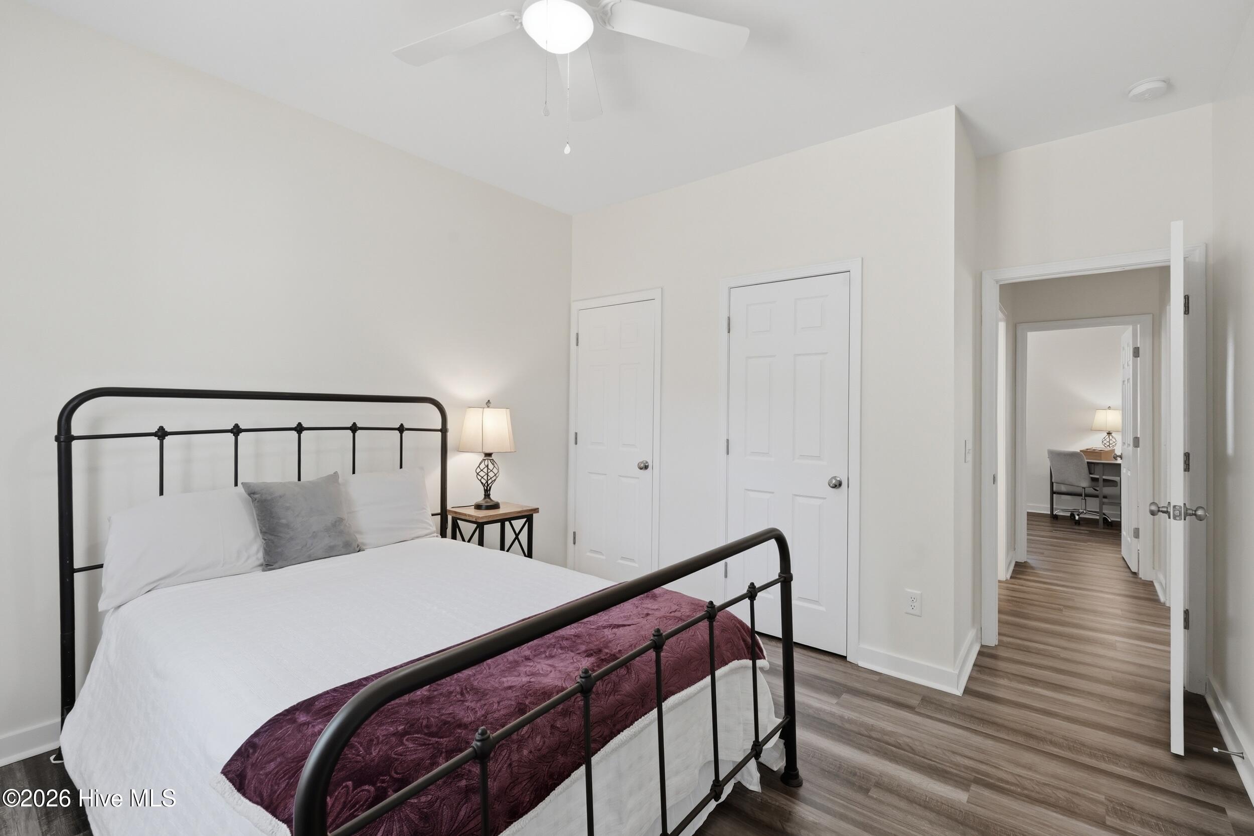 100560359 | Photo 25