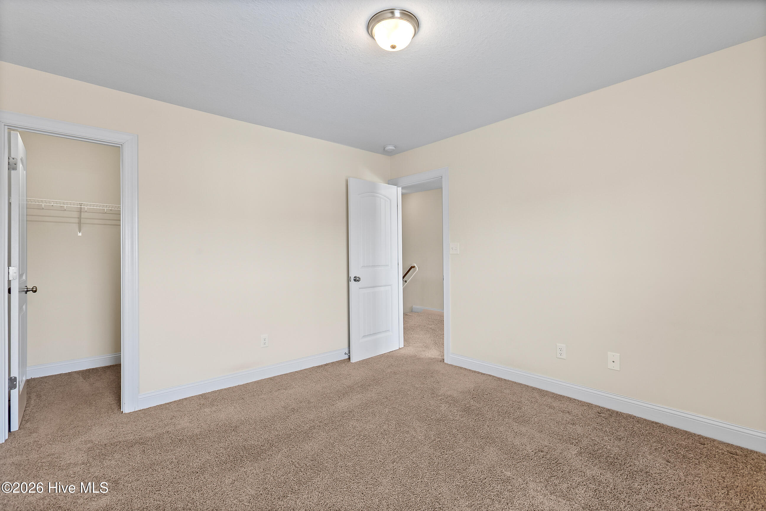 100557533 | Photo 27