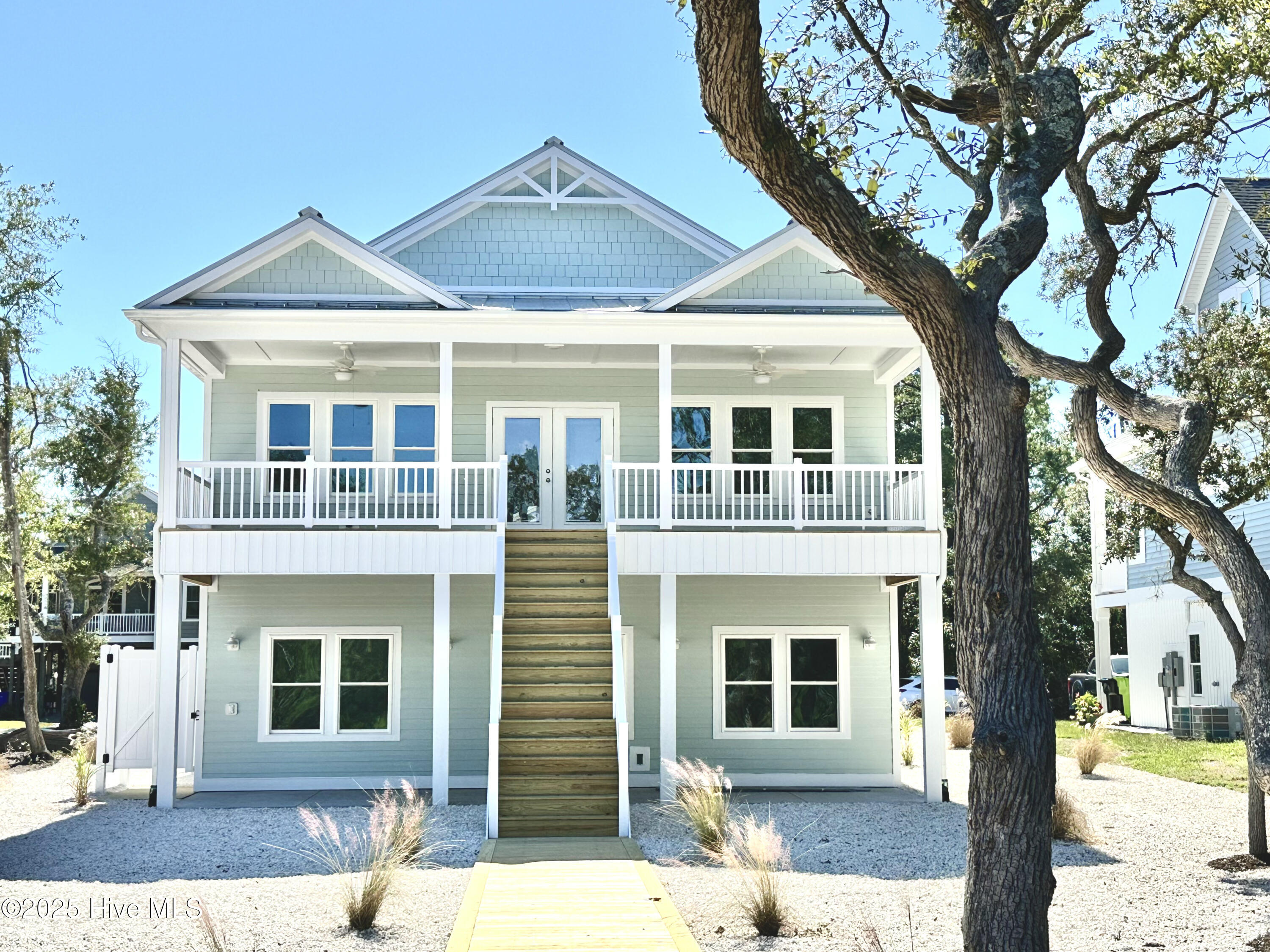 100537365 | Photo 60