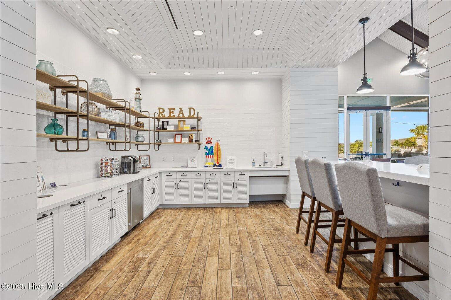 100509338 | Photo 53