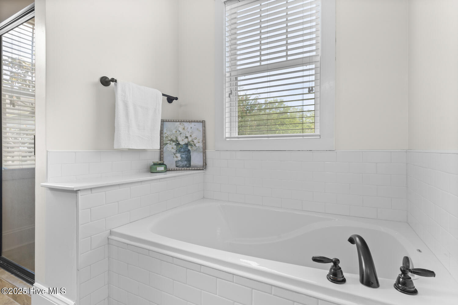 100507529 | Photo 29