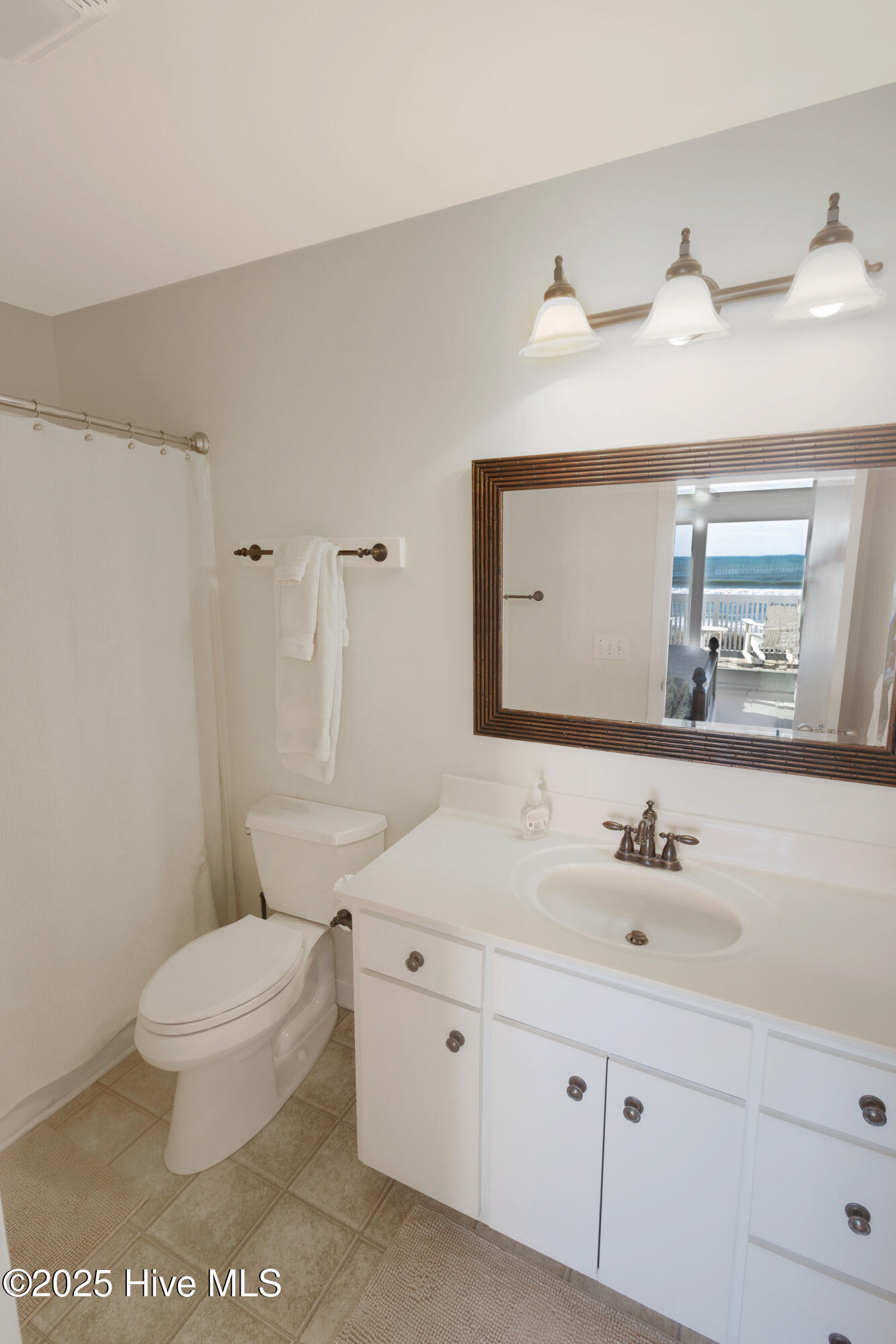 100547069 | Photo 15