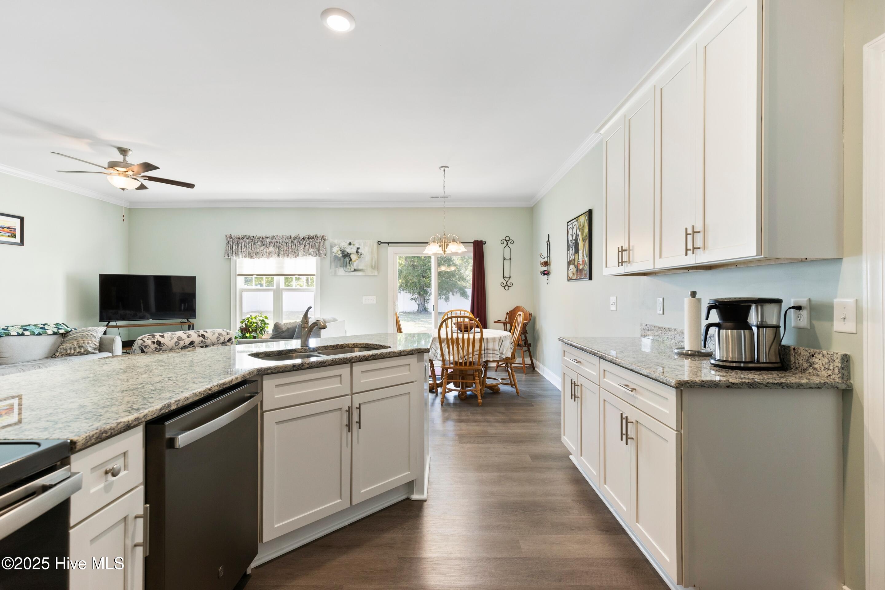 100529568 | Photo 26