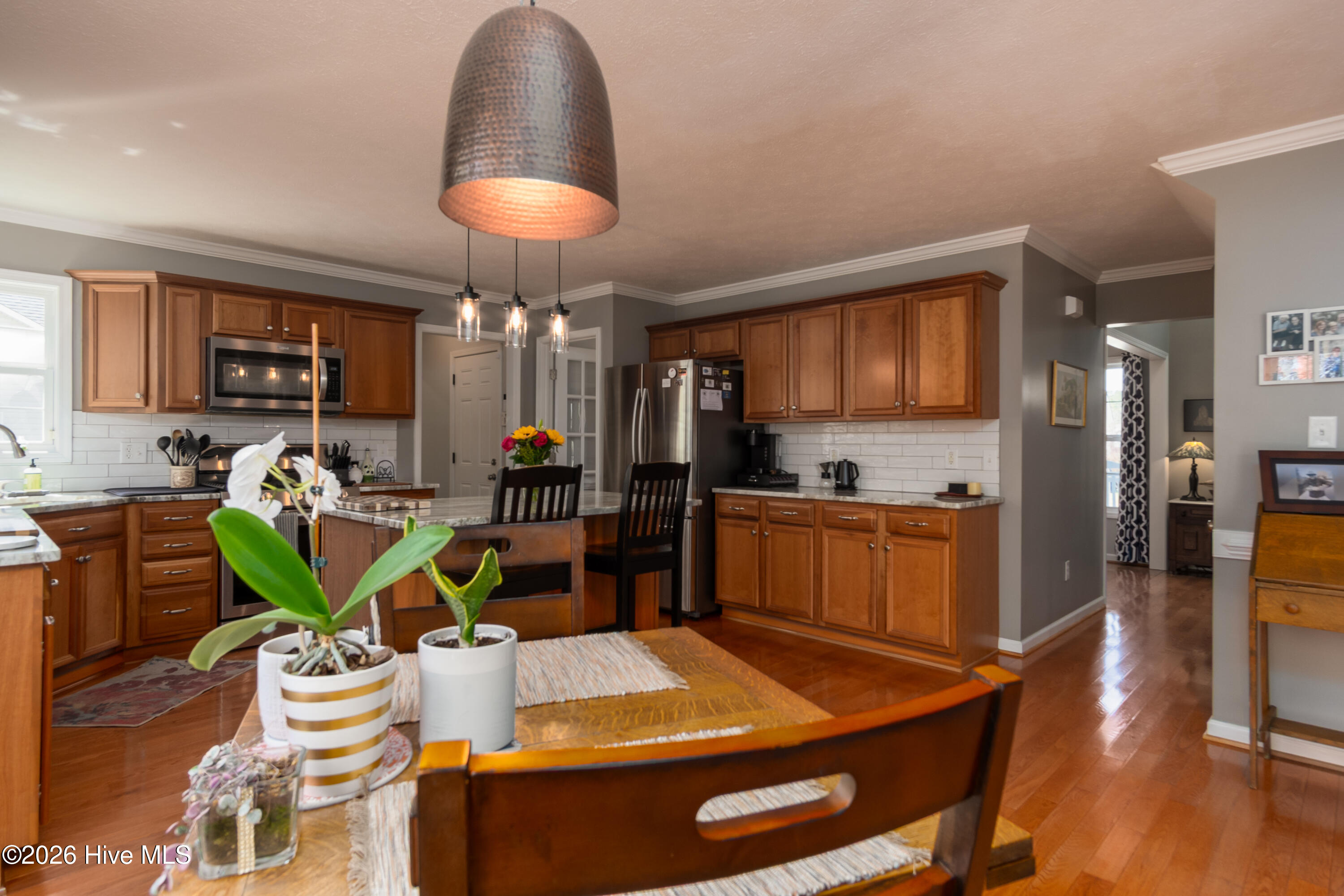 100569797 | Photo 24