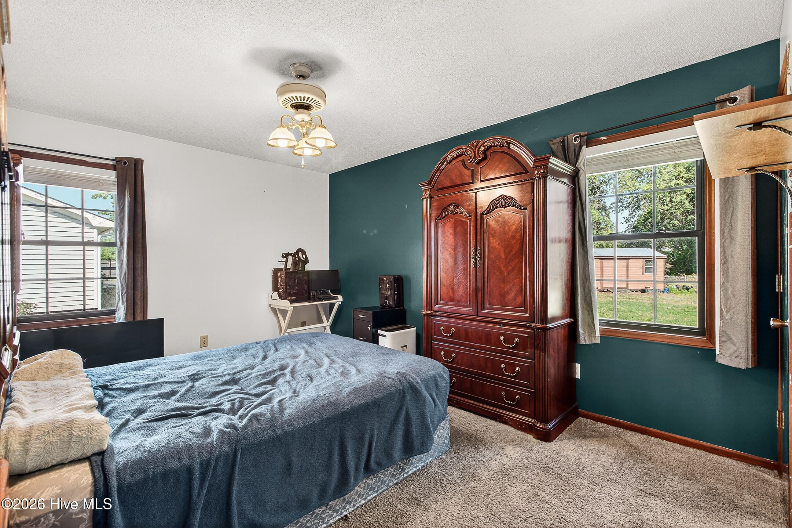 100570102 | Photo 16