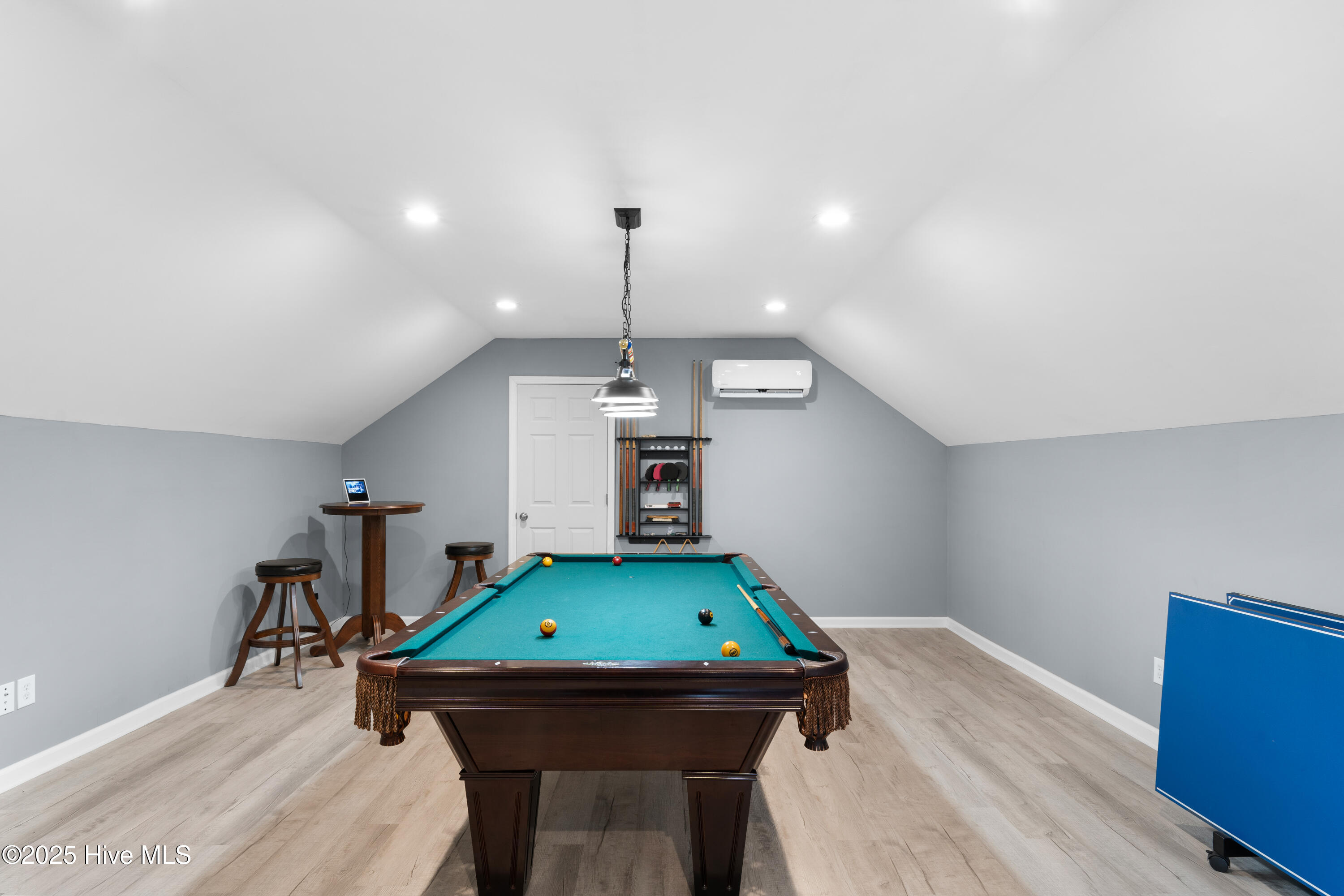 100512596 | Photo 46